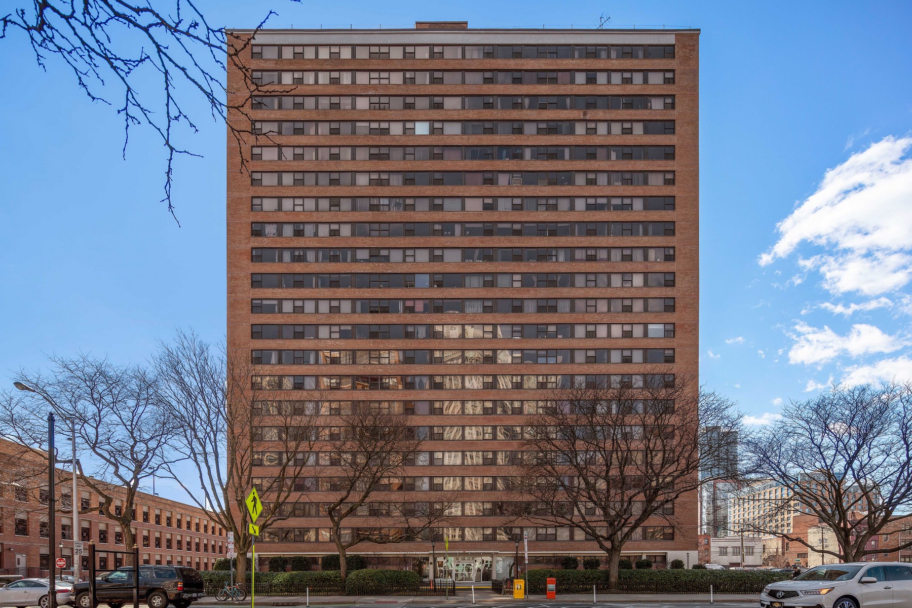 135 Montgomery St Unit# 12-10