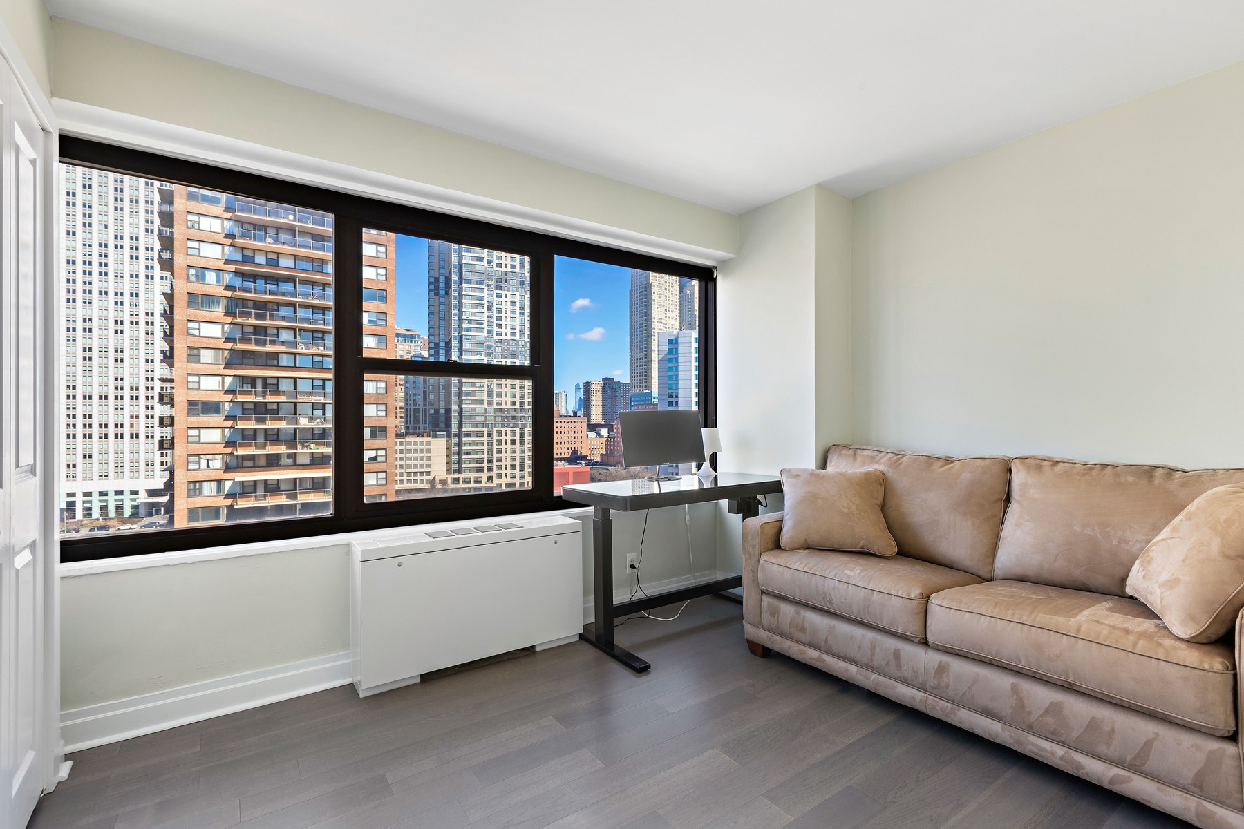 135 Montgomery St Unit# 12-10