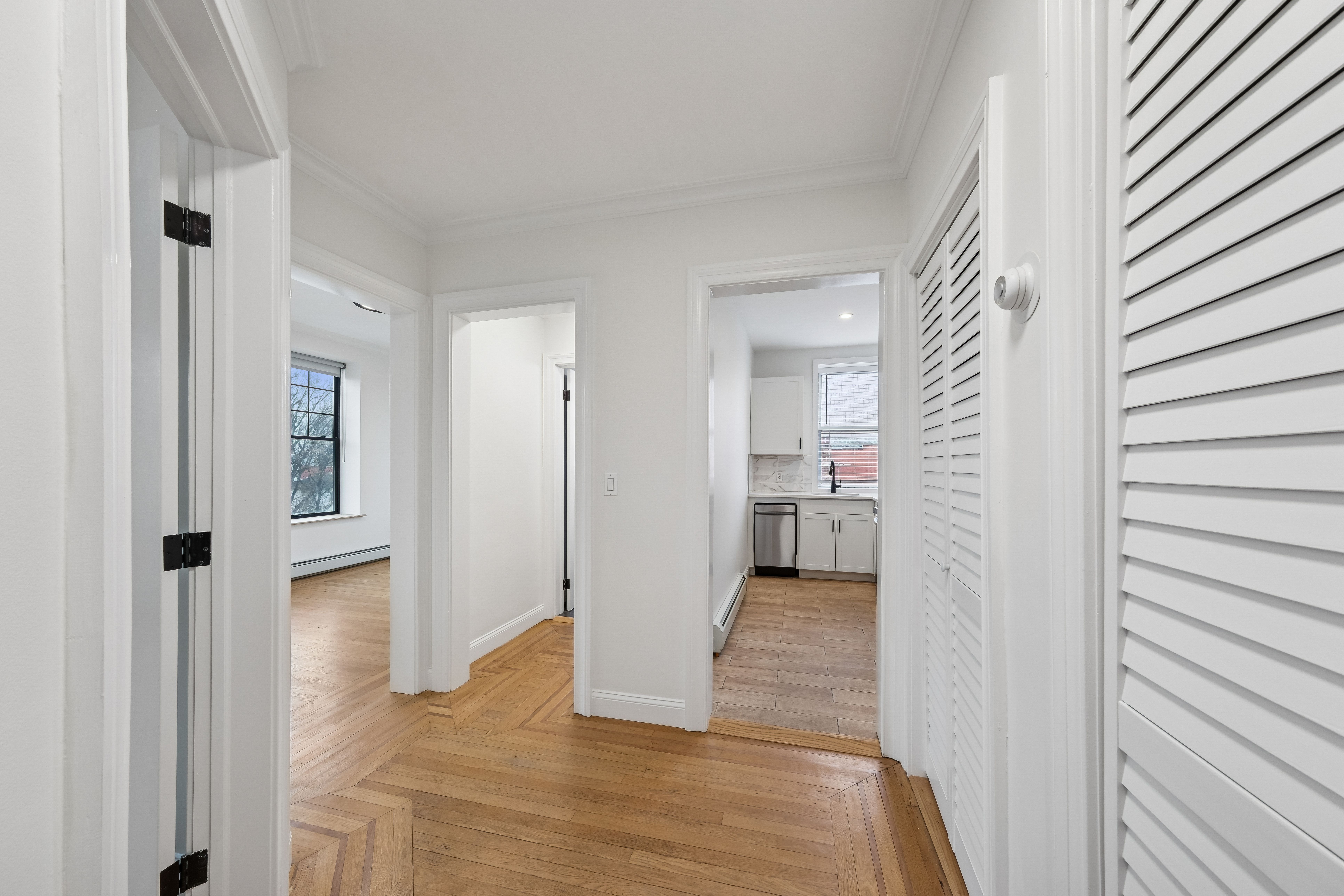 286 Central Avenue, unit 3R 