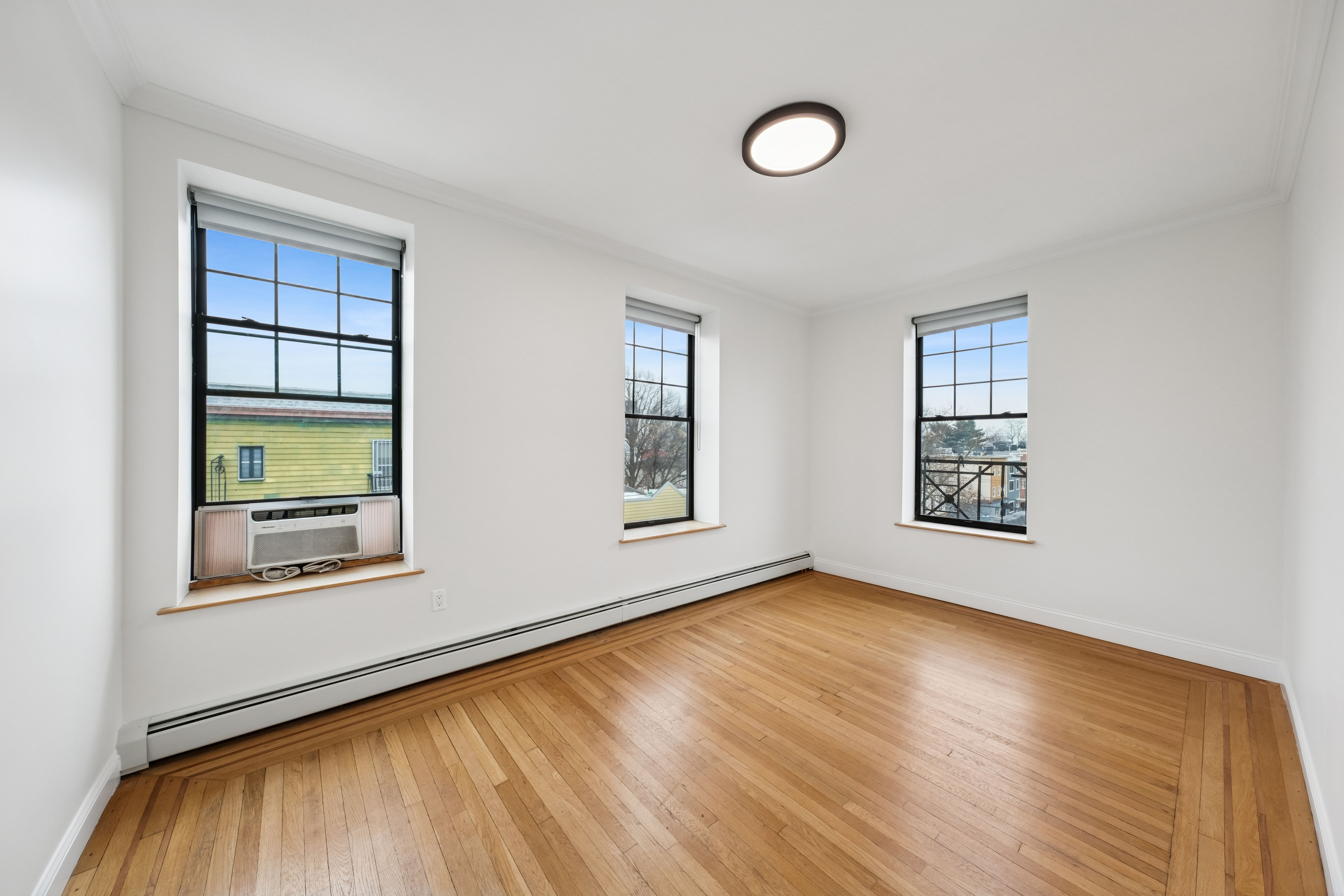 286 Central Avenue, unit 3R 