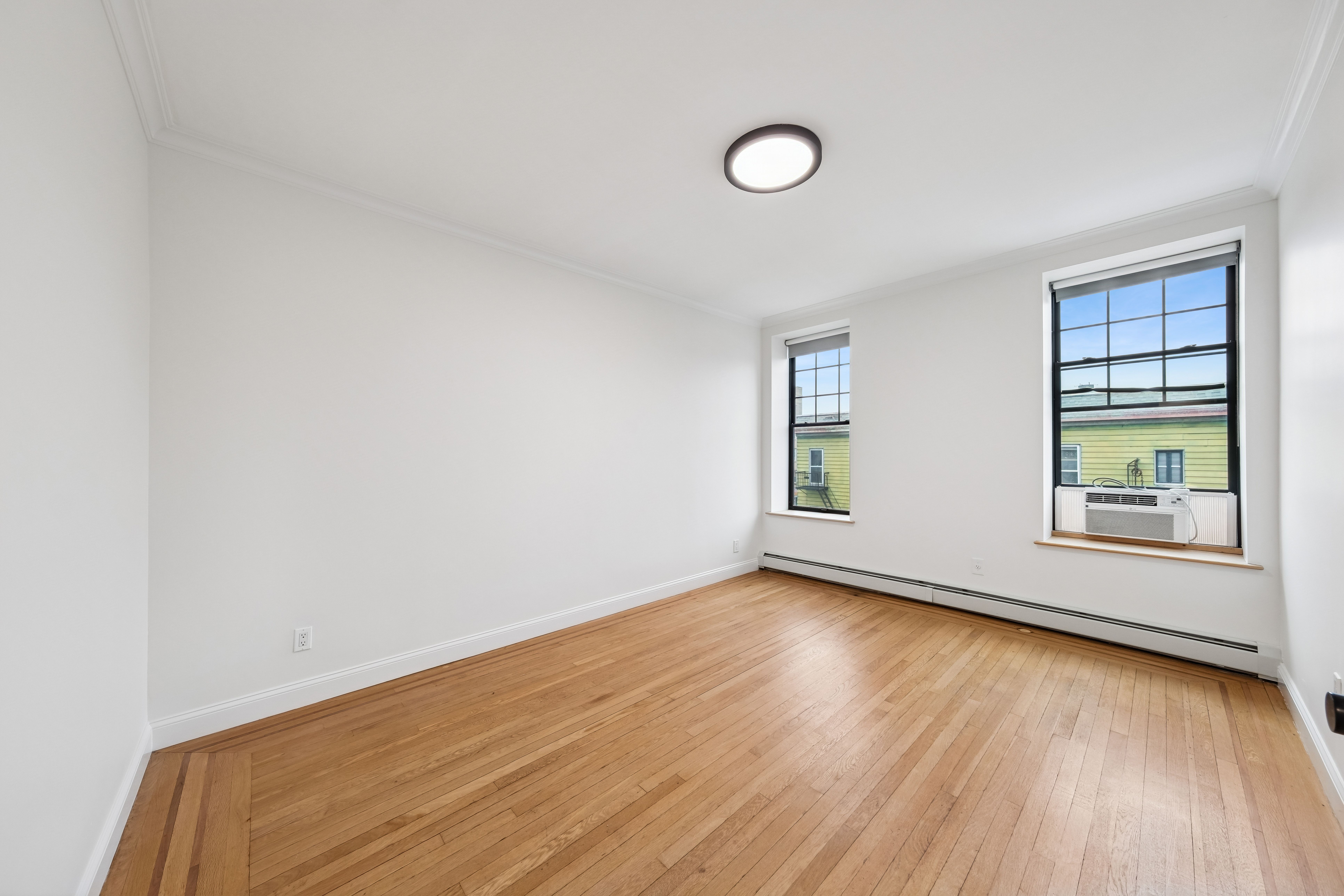 286 Central Avenue, unit 3R 