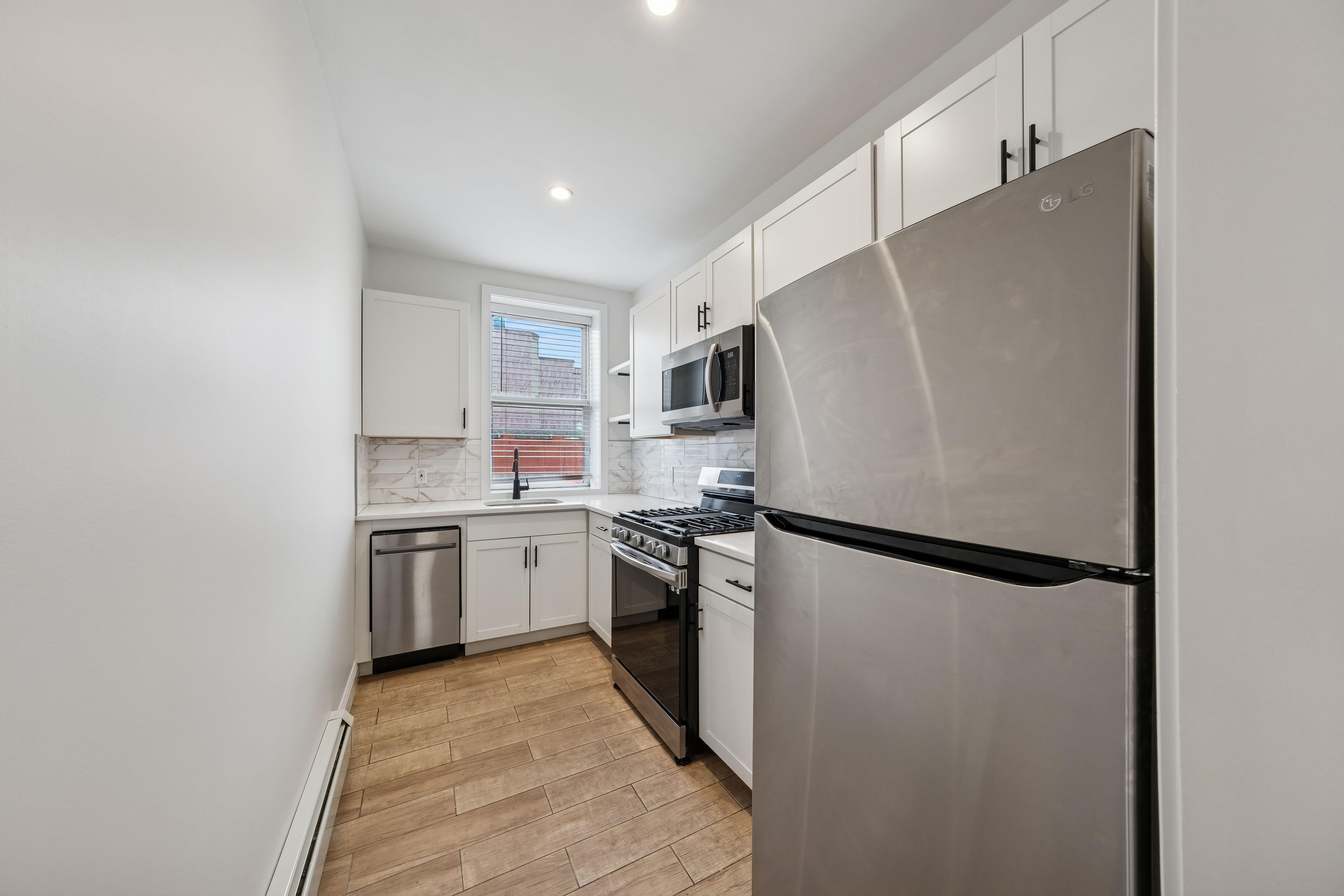 286 Central Avenue, unit 3R 