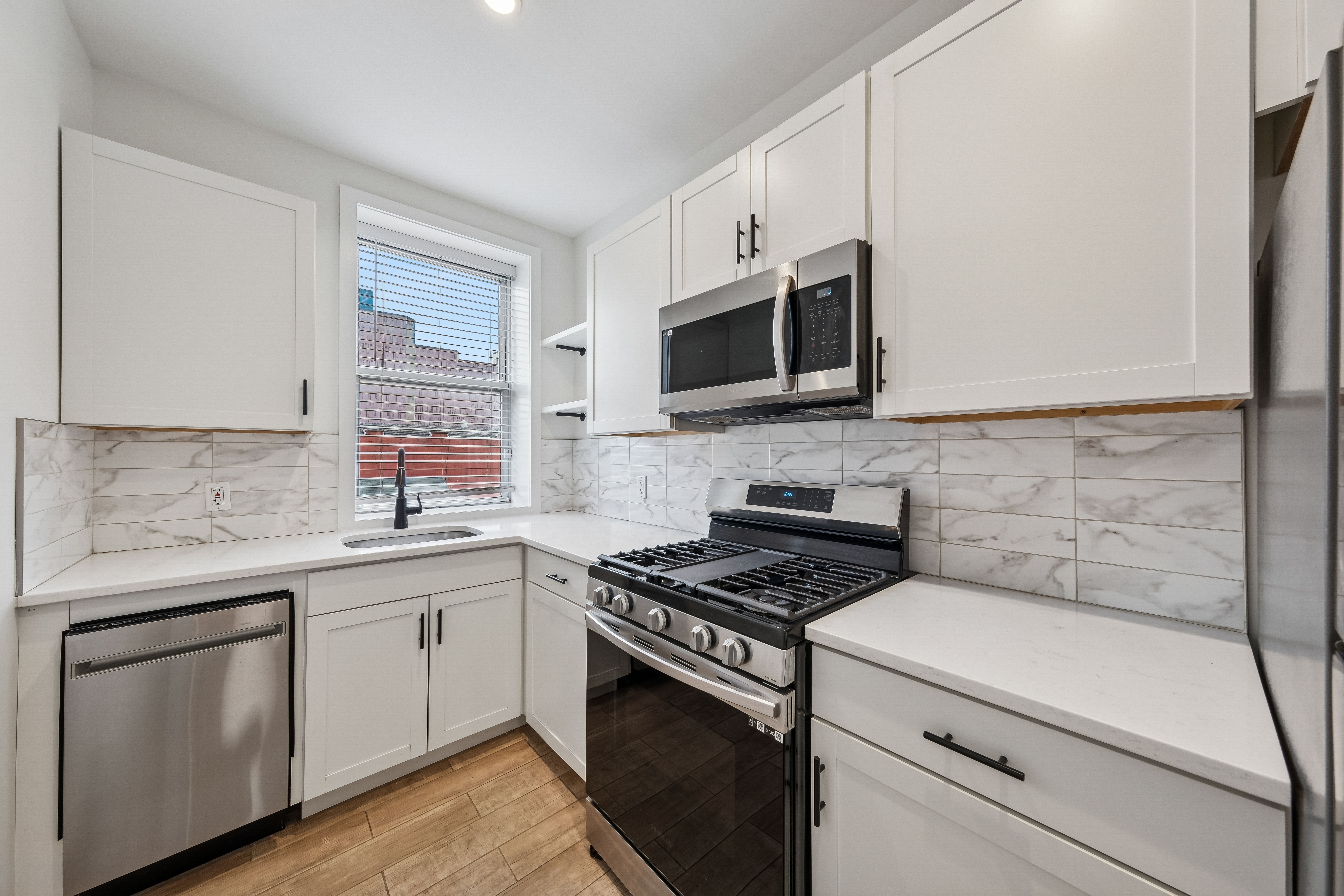 286 Central Avenue, unit 3R 