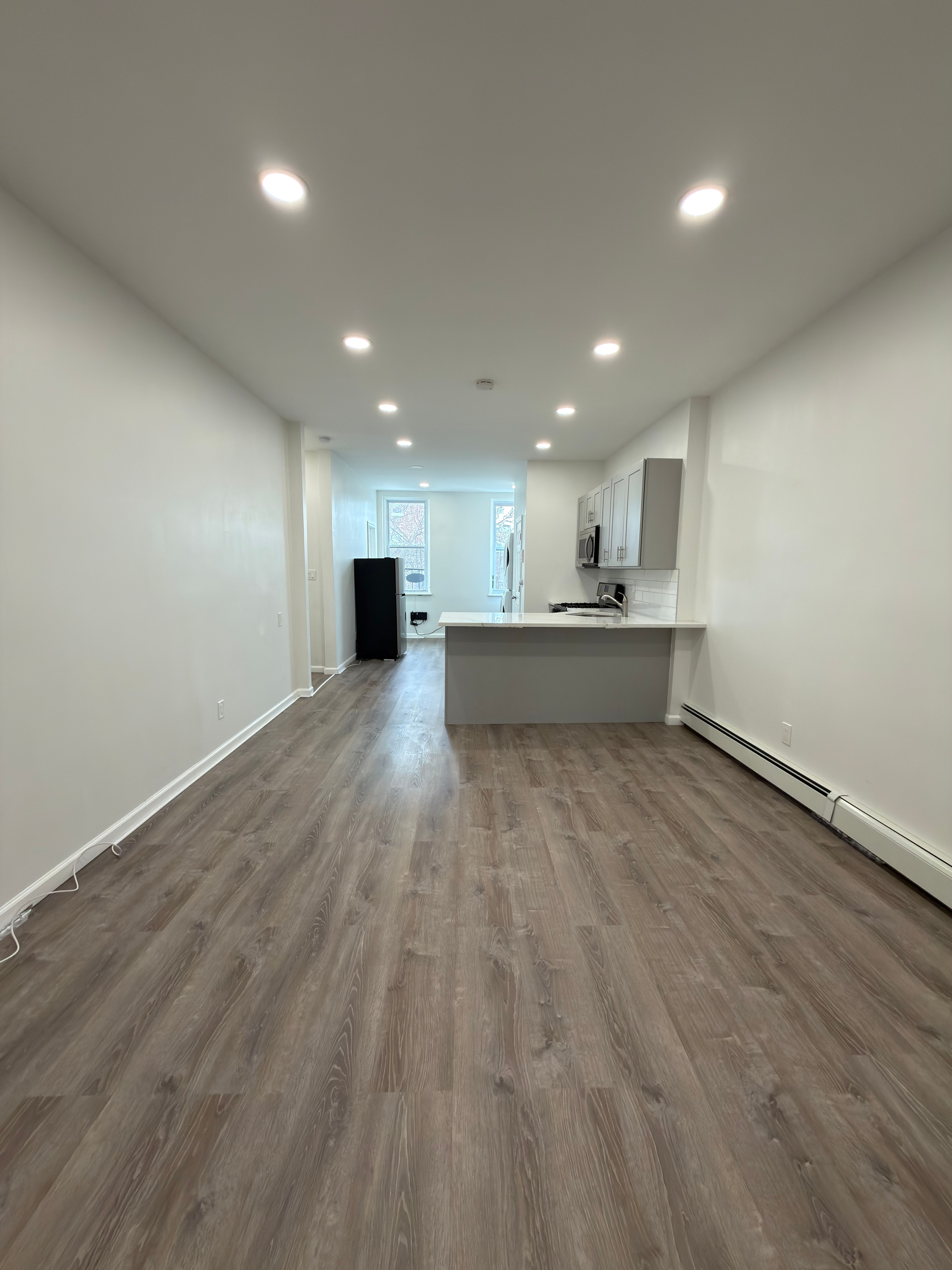 737 Montgomery Street Unit 3