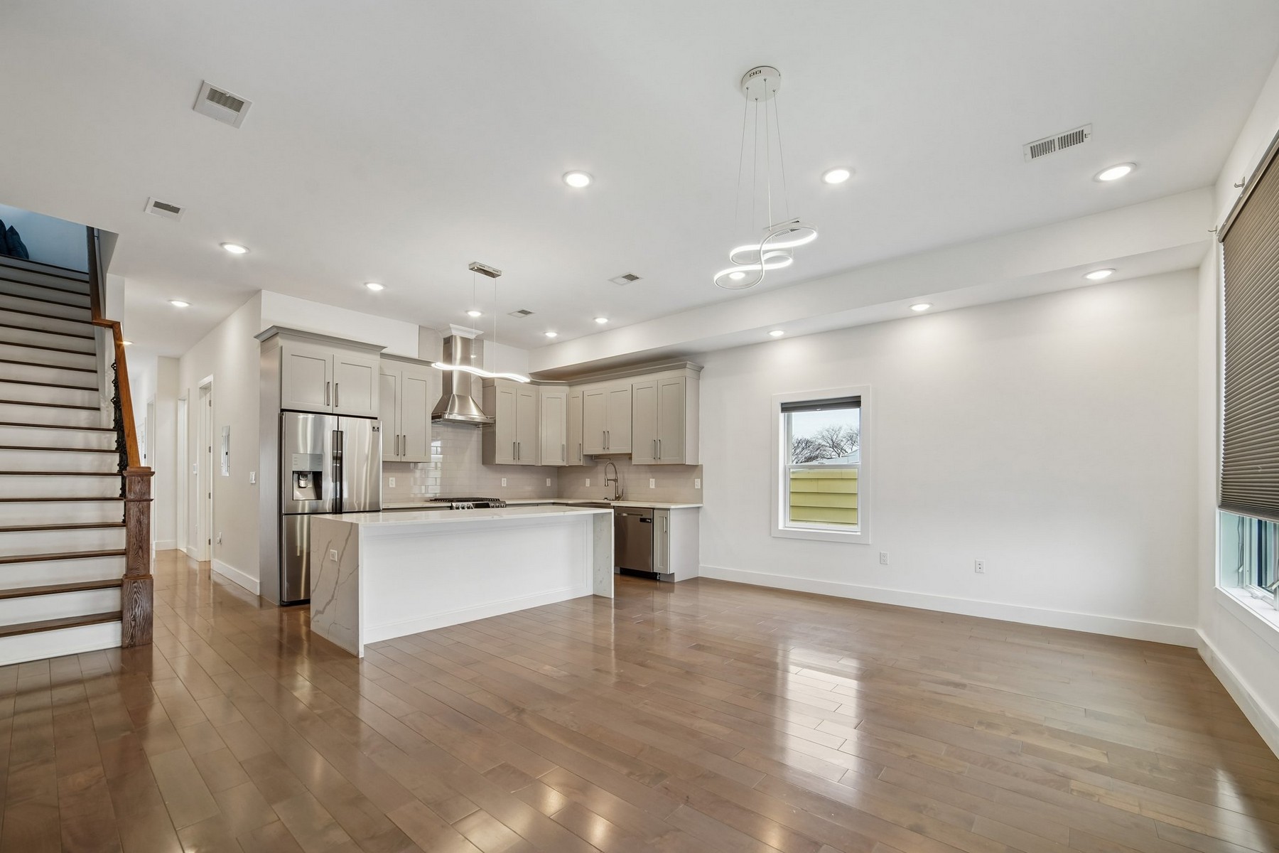 46 Carlton St Unit# 2