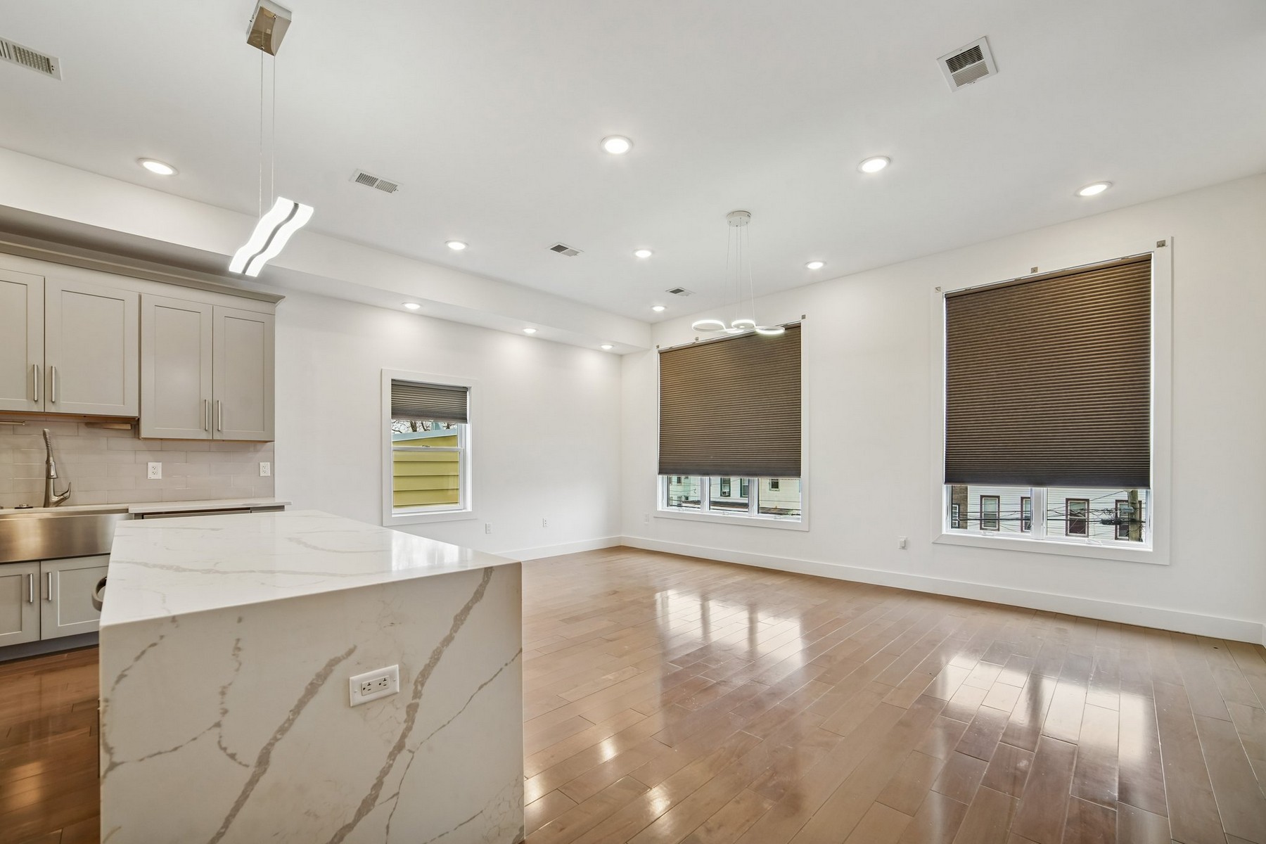 46 Carlton St Unit# 2