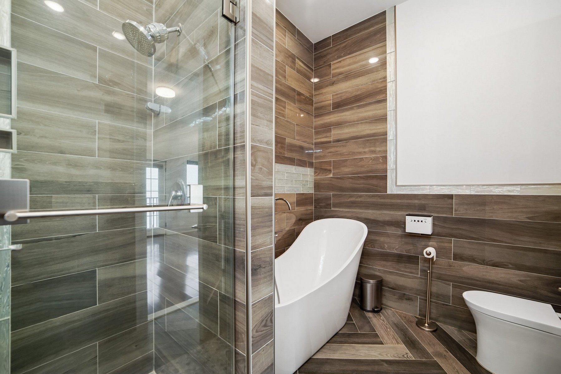 46 Carlton St Unit# 2