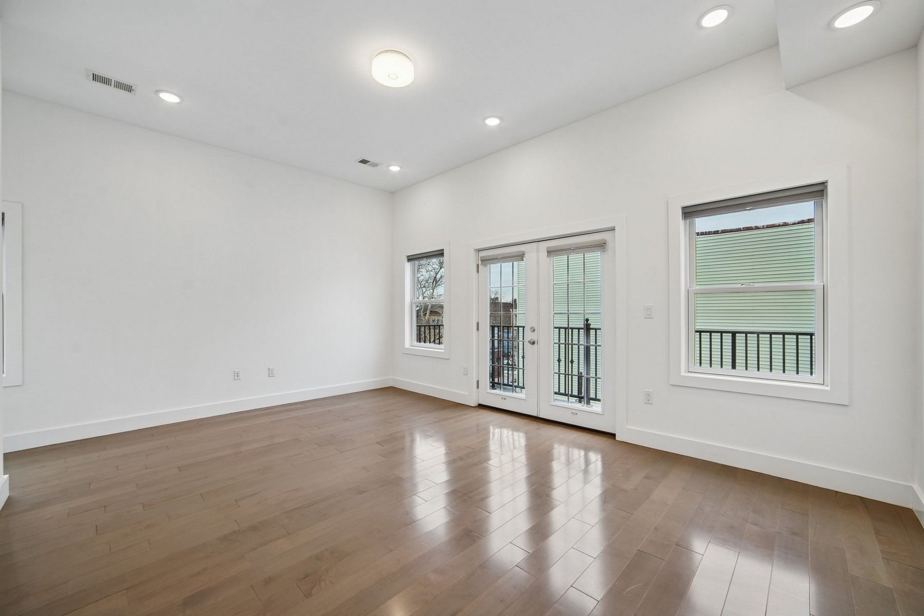 46 Carlton St Unit# 2