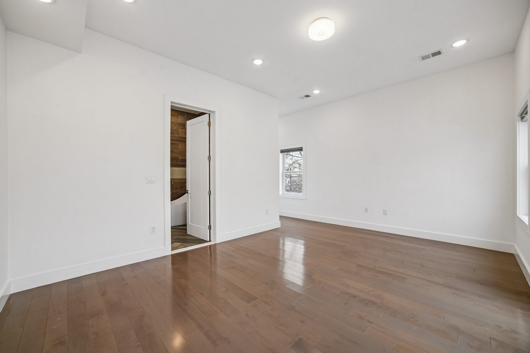 46 Carlton St Unit# 2