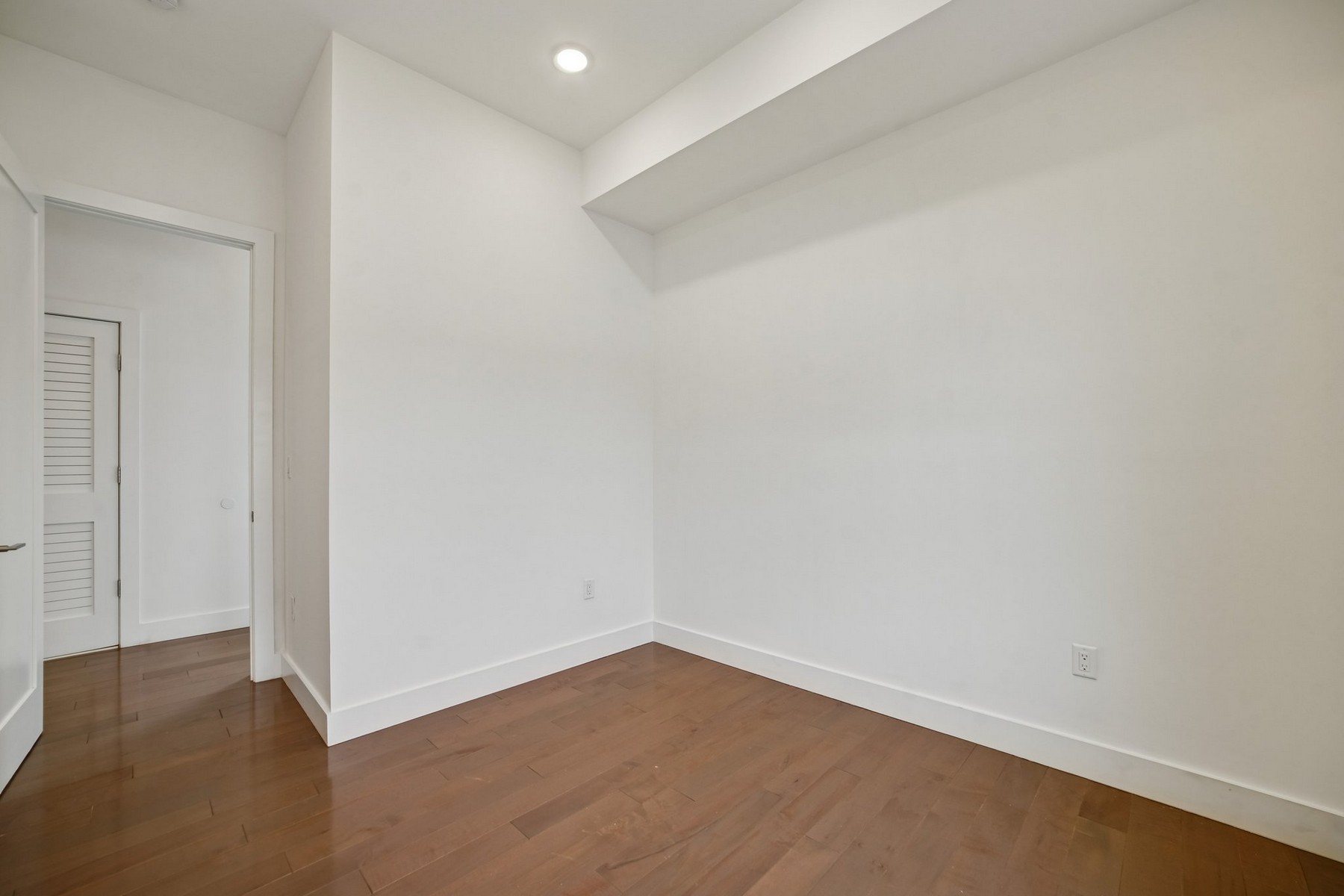 46 Carlton St Unit# 2