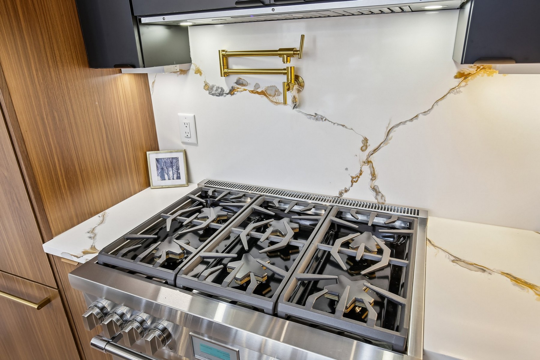 6 Elizabeth St Unit# 1