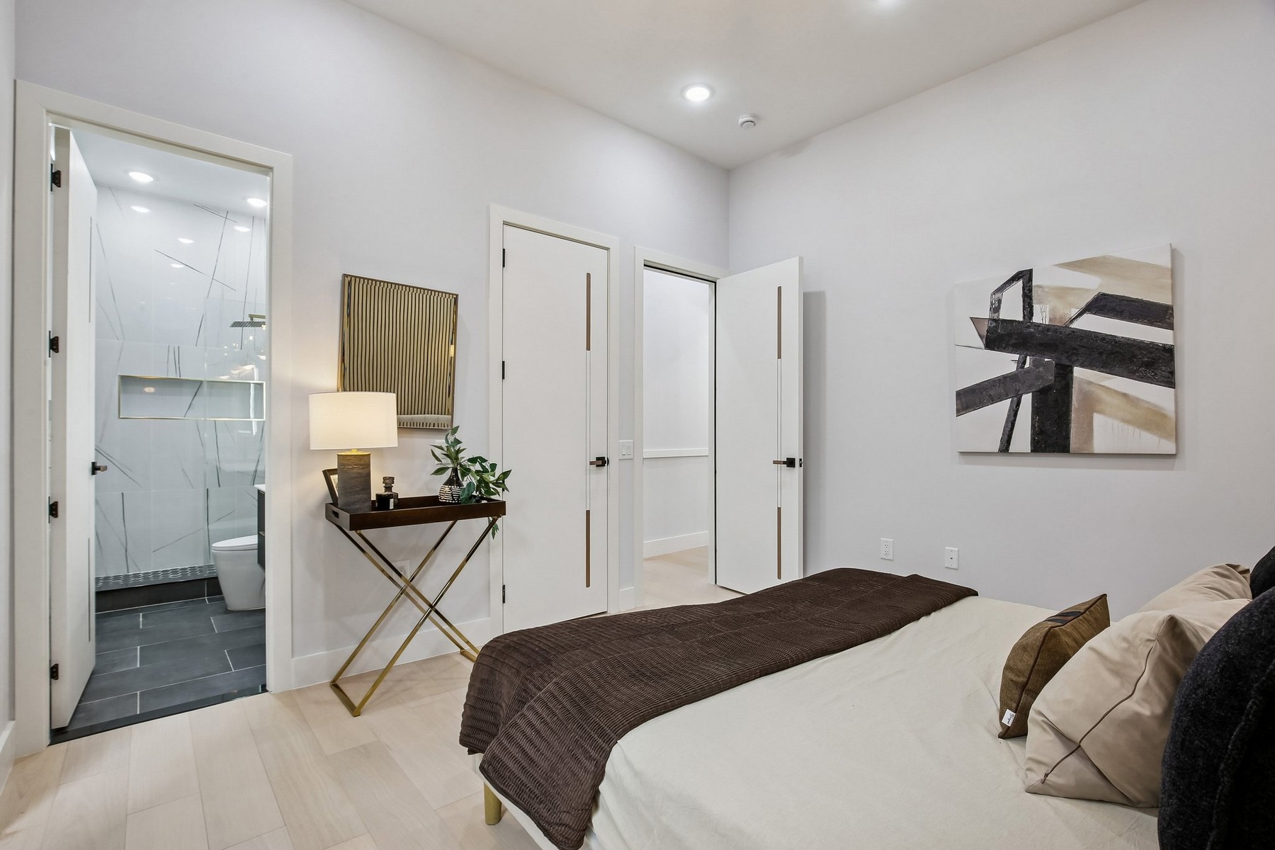 6 Elizabeth St Unit# 1