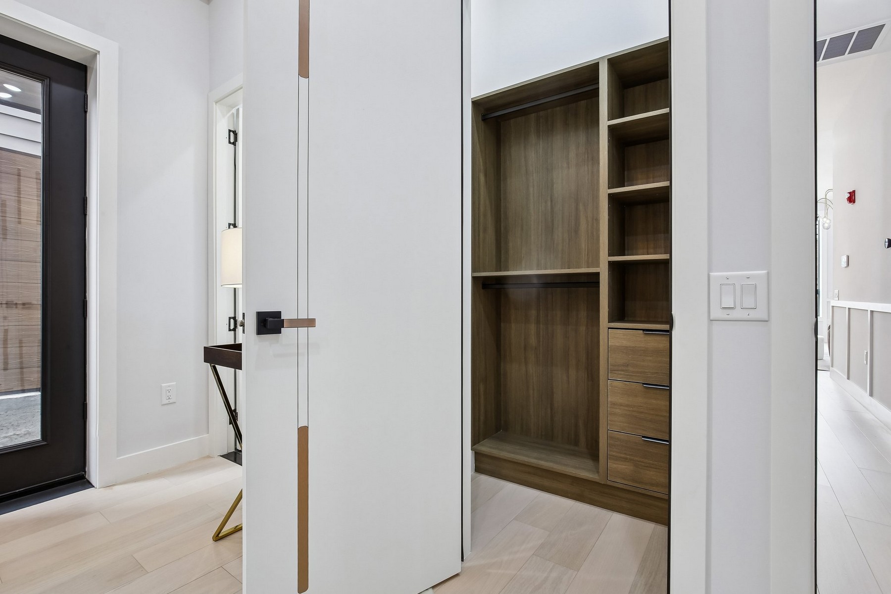 6 Elizabeth St Unit# 1