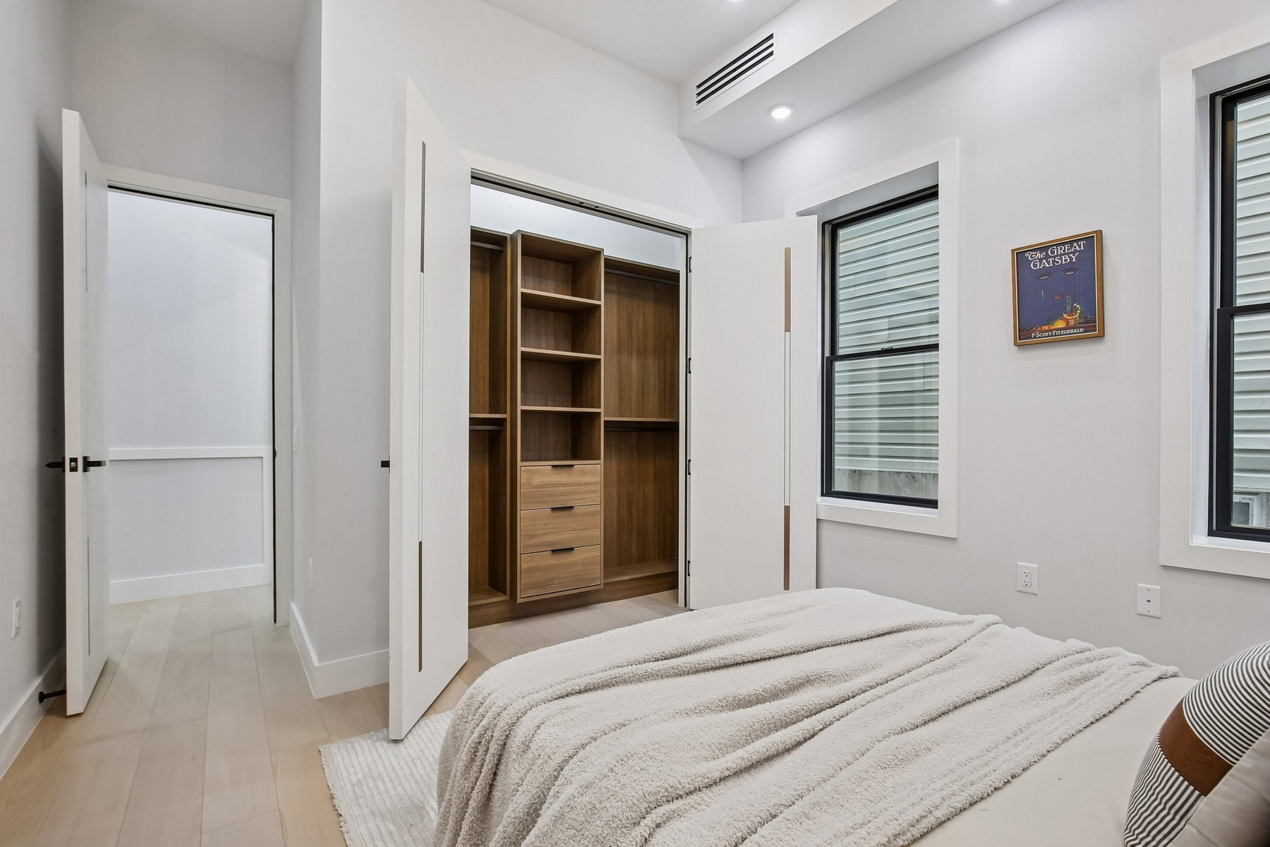 6 Elizabeth St Unit# 1