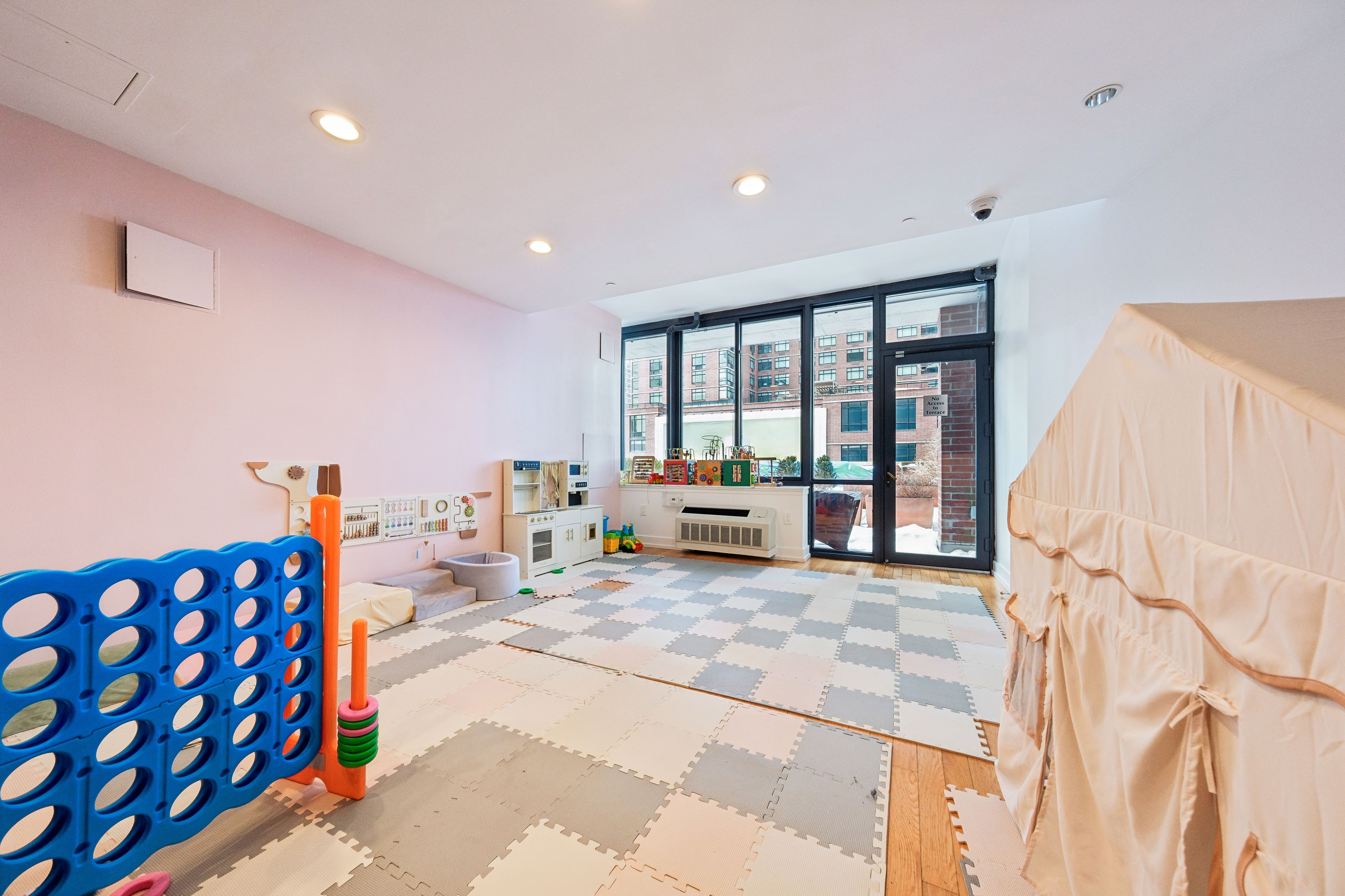 389 Washington Street 19F