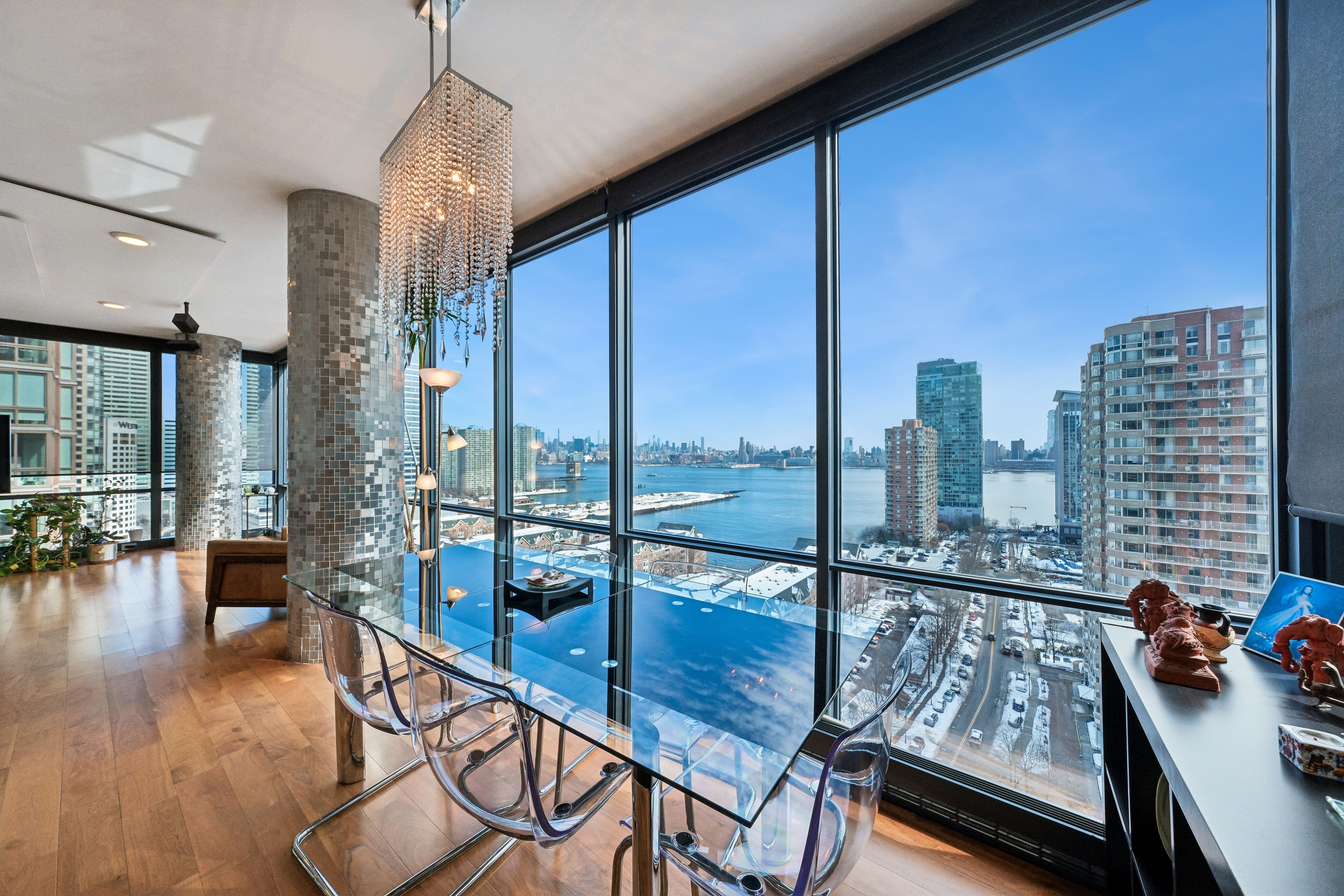 389 Washington Street 19F