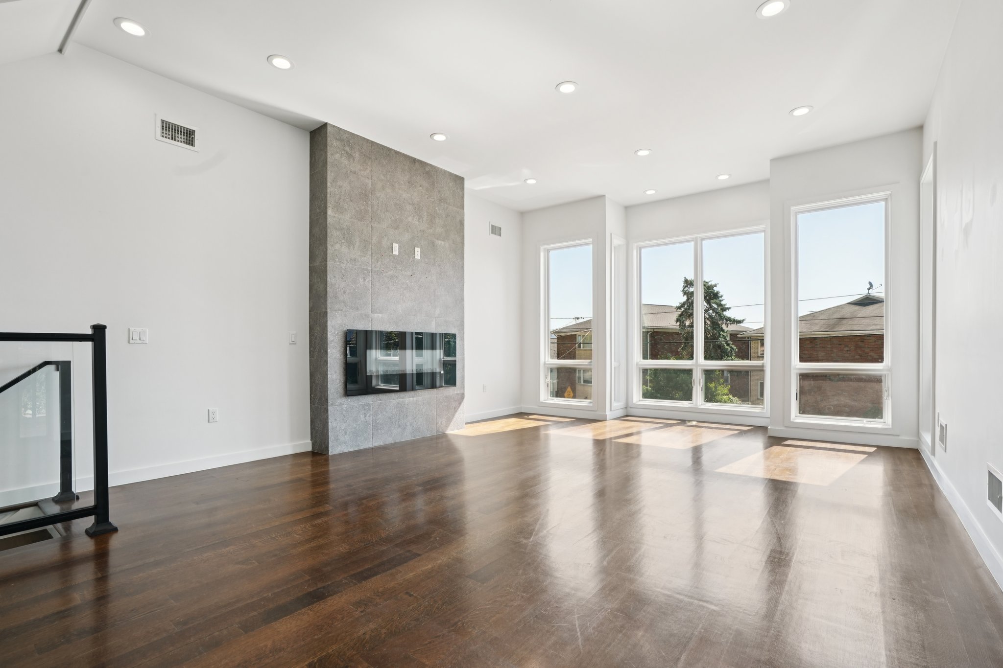 716 Undercliff Avenue Unit# 716