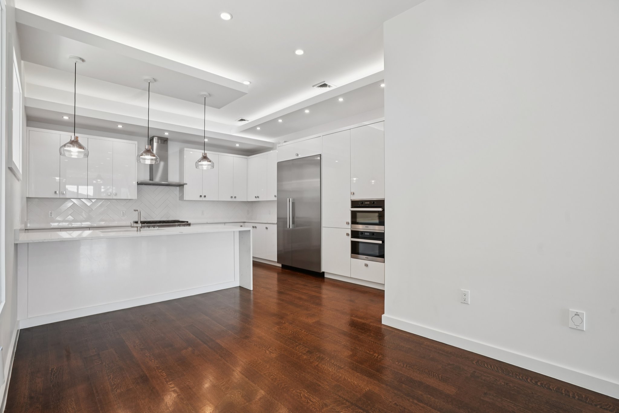 716 Undercliff Avenue Unit# 716