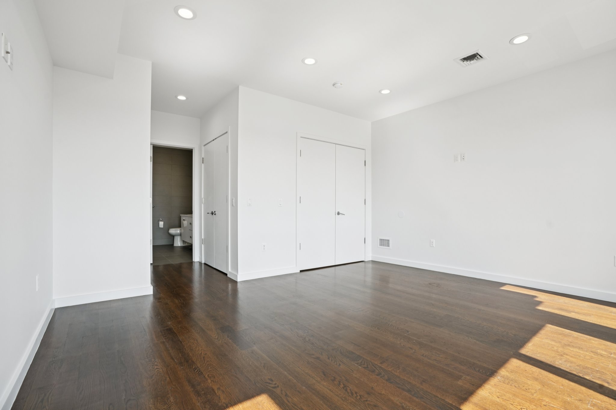 716 Undercliff Avenue Unit# 716