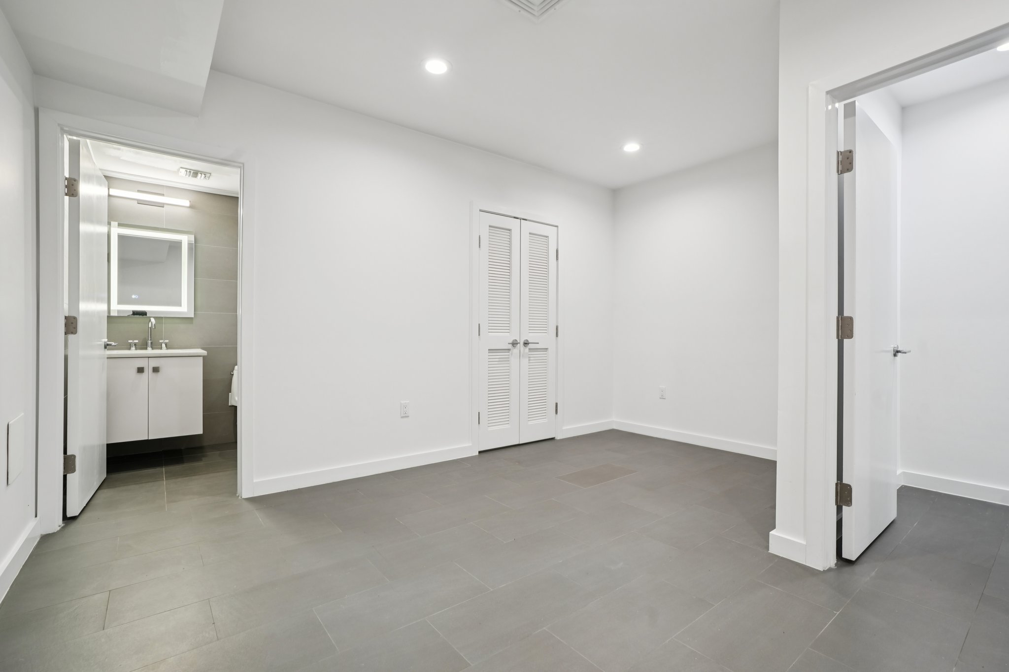 716 Undercliff Avenue Unit# 716