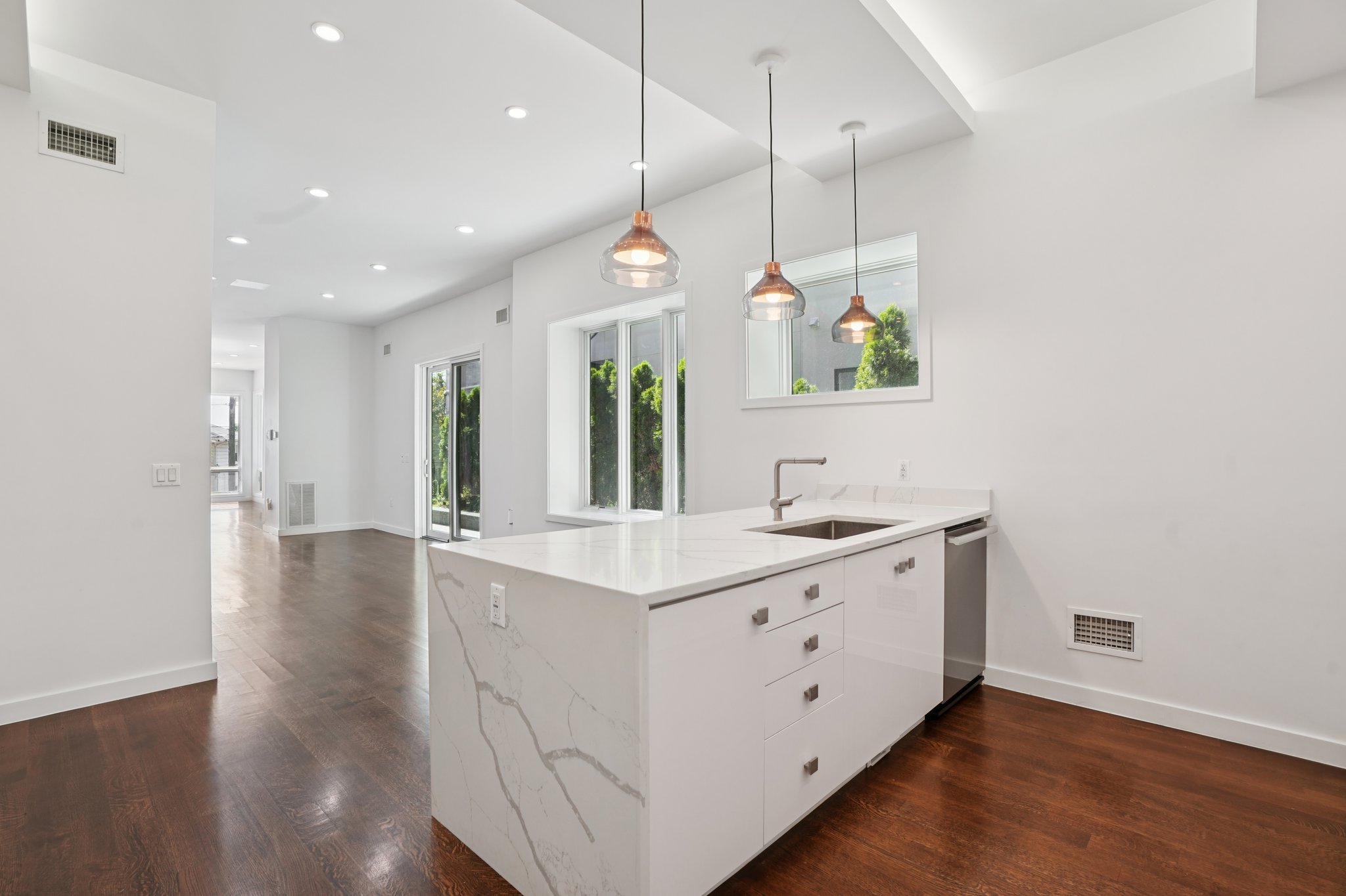 716 Undercliff Avenue Unit# 716