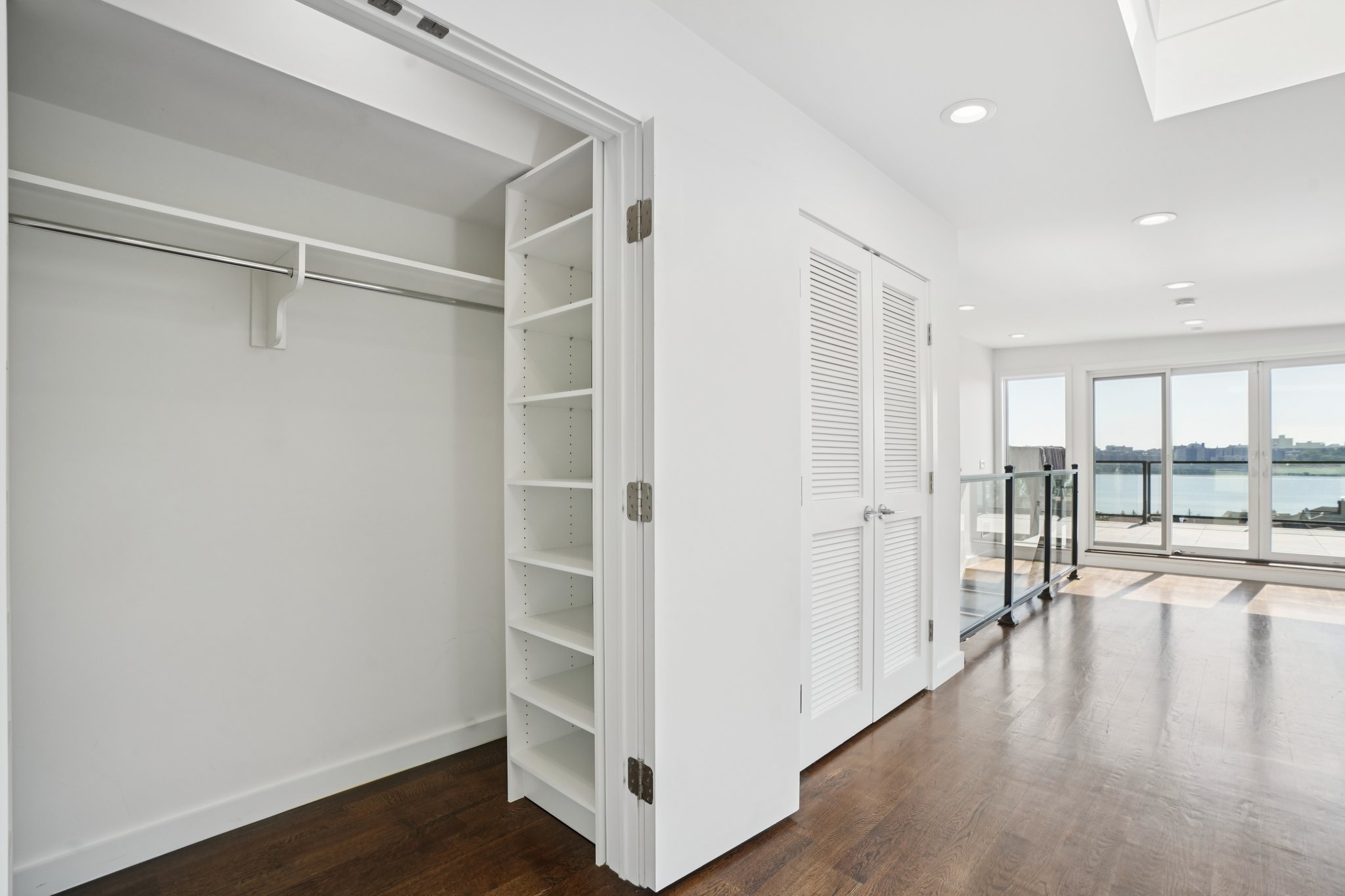 716 Undercliff Avenue Unit# 716