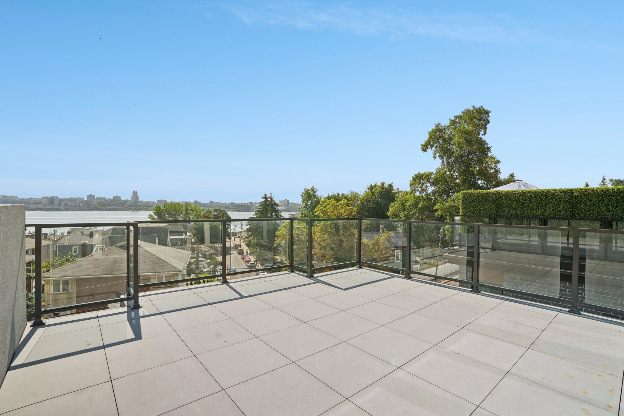 720 Undercliff Avenue