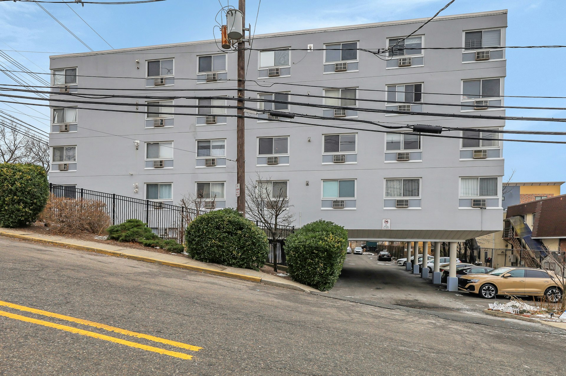 333 Grand Avenue 4E