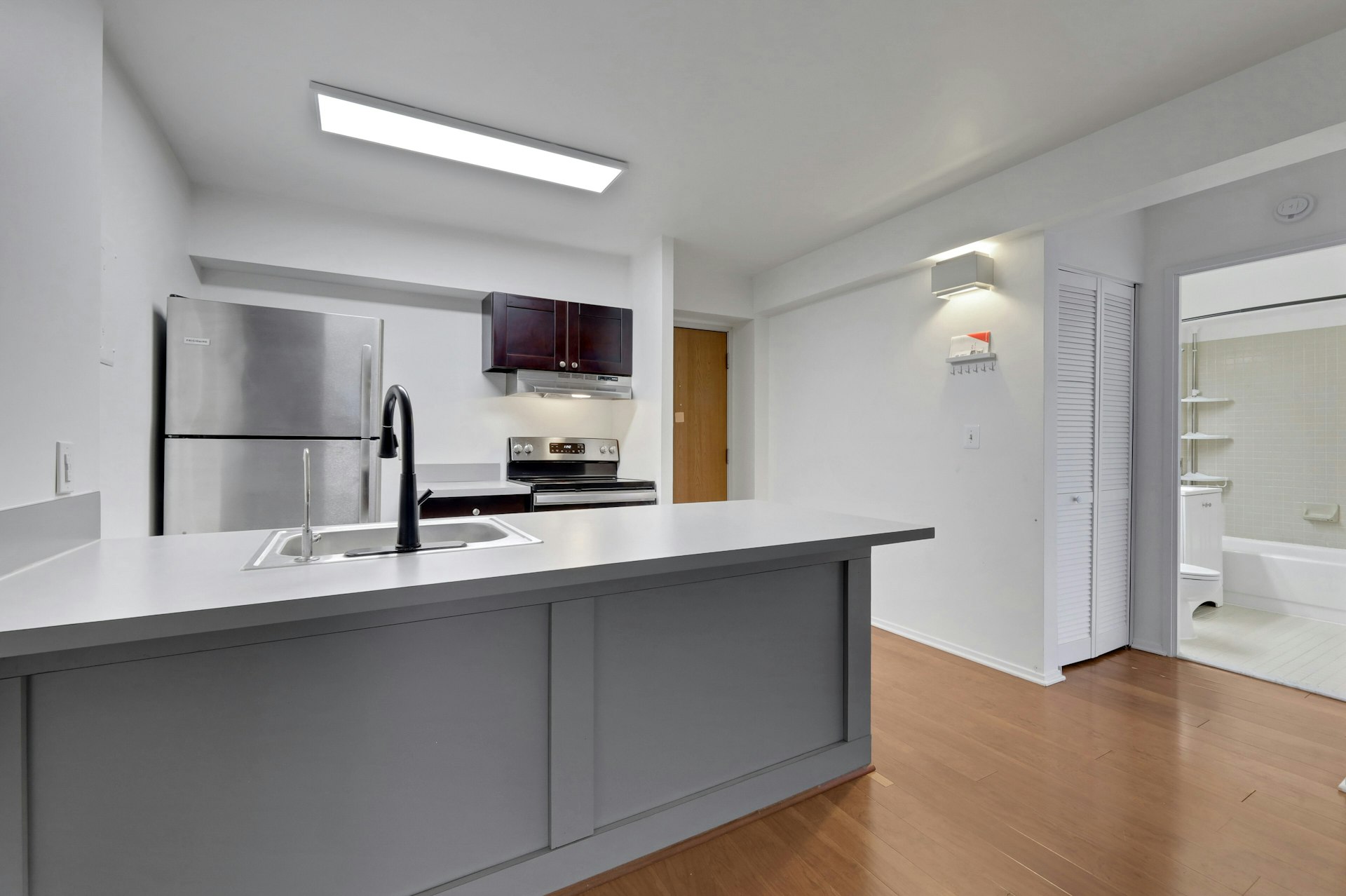333 Grand Avenue 4E