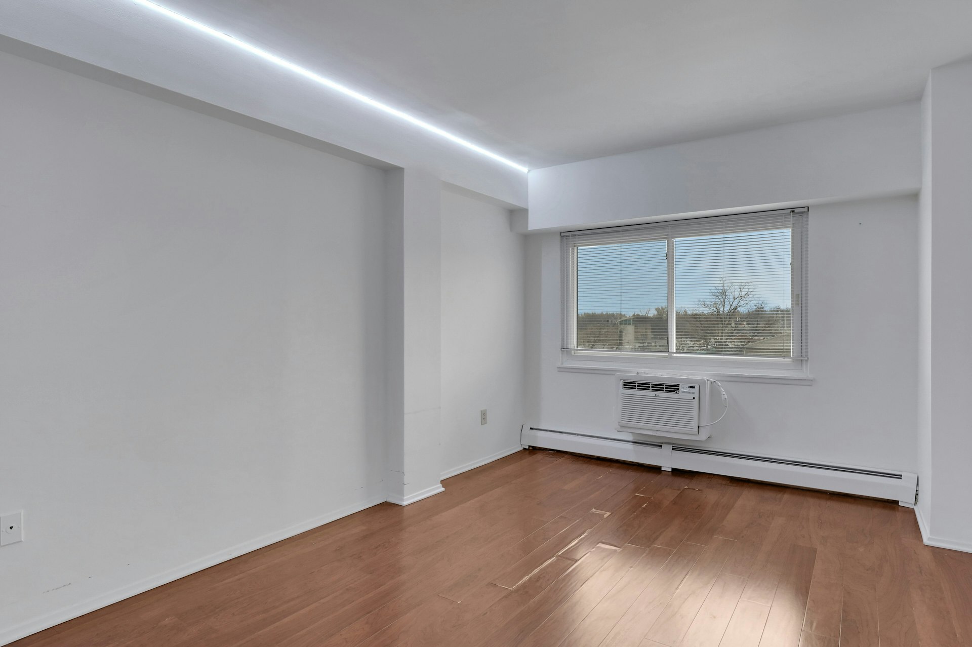 333 Grand Avenue 4E