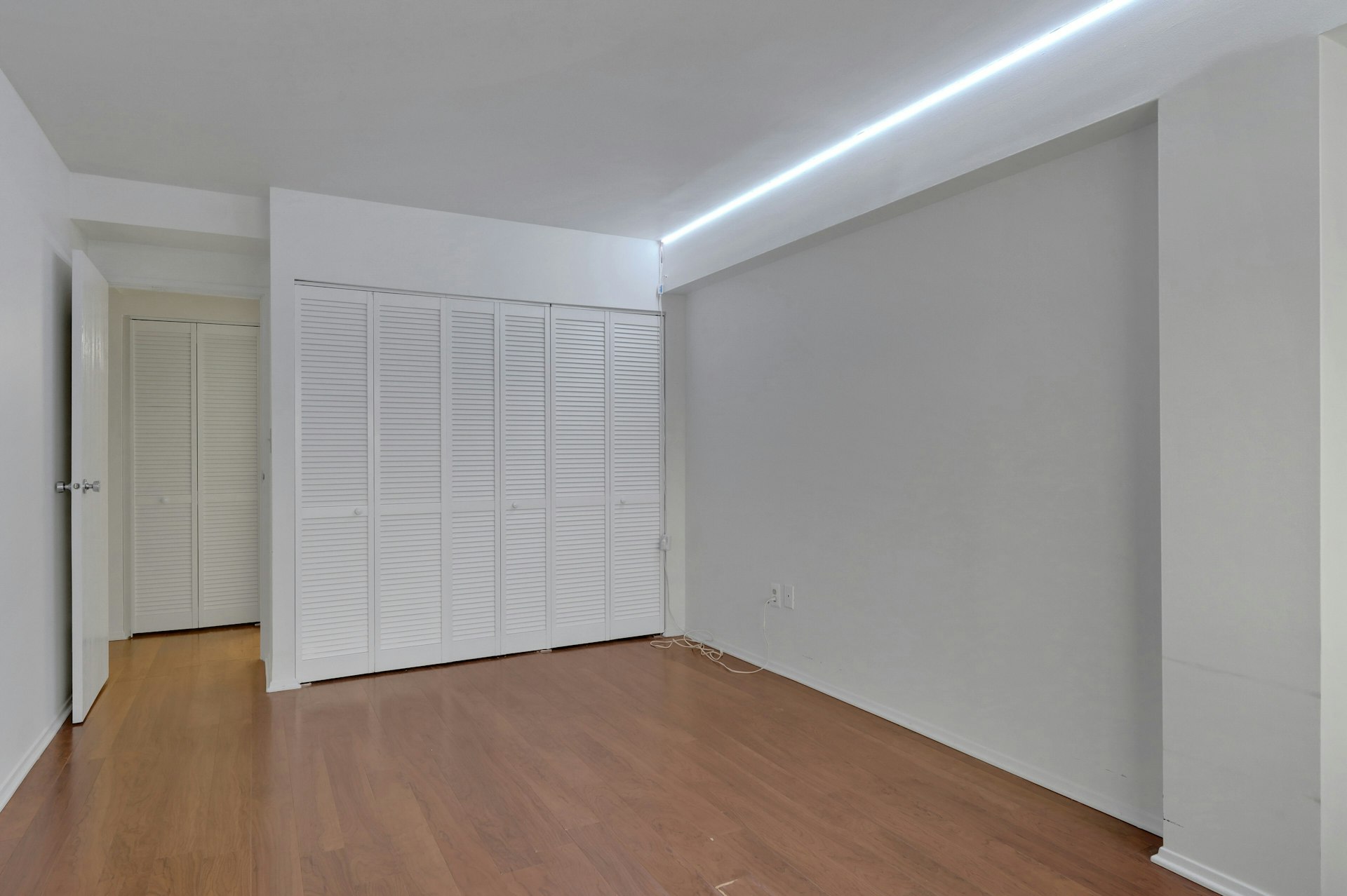 333 Grand Avenue 4E