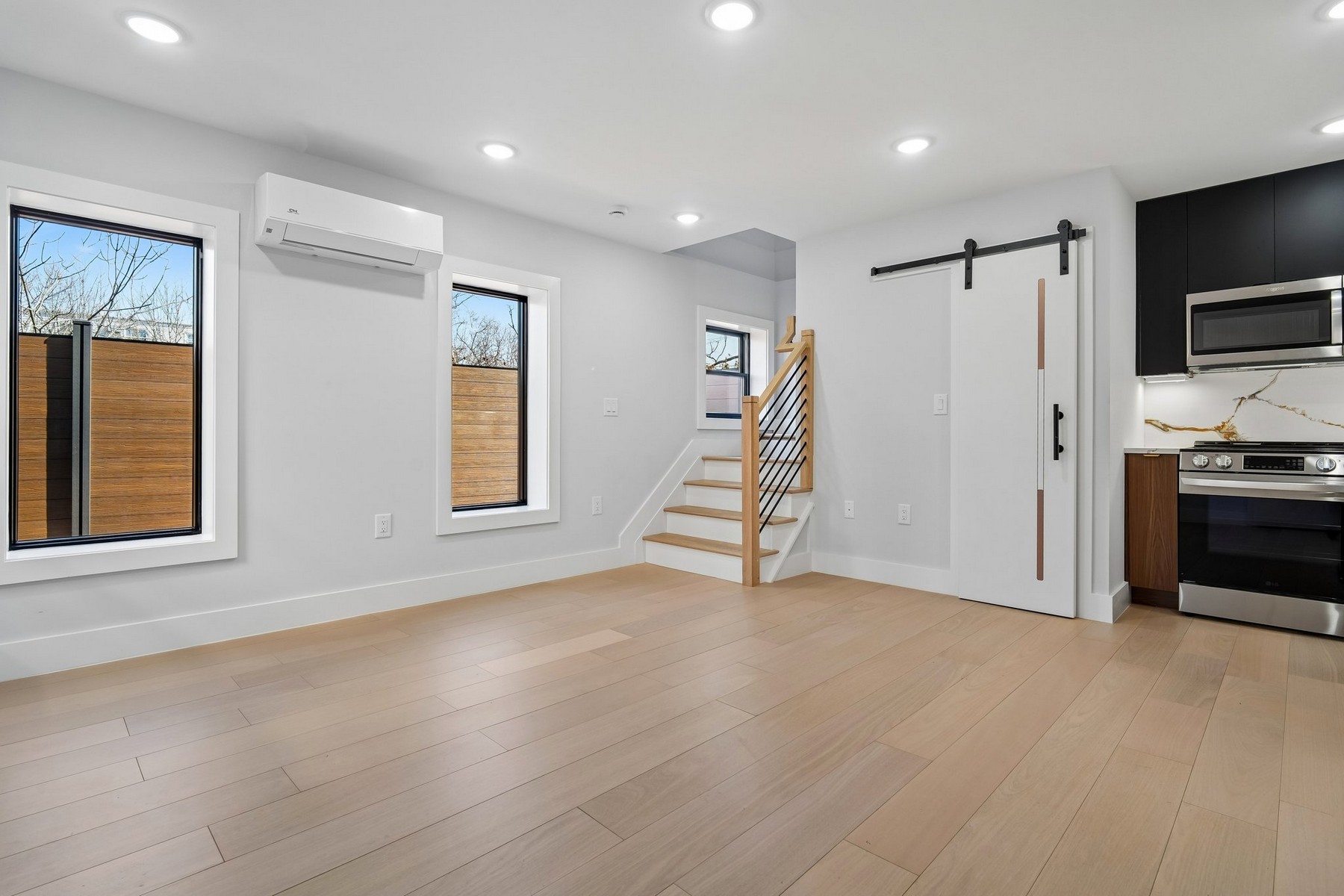 6 Elizabeth St Unit# A