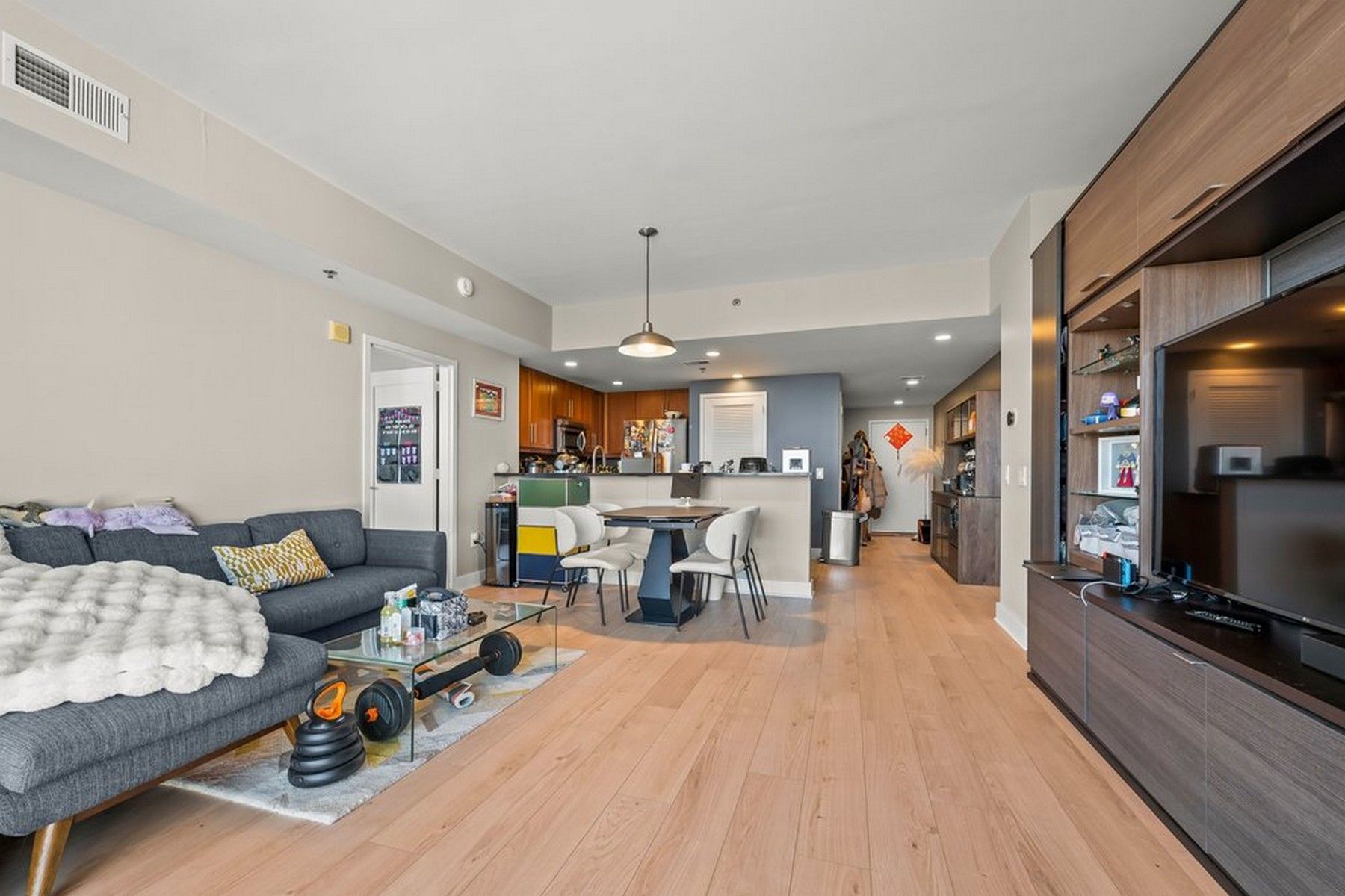 800 Jackson St Unit# 707