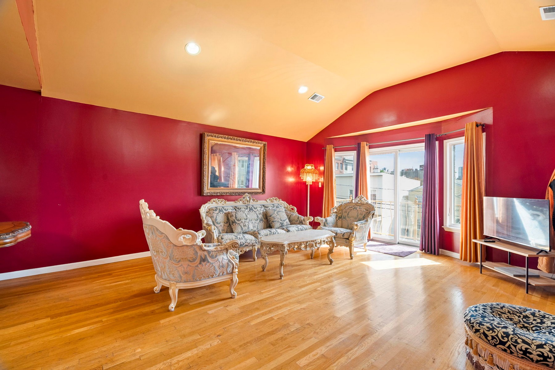83 Oakland Ave 