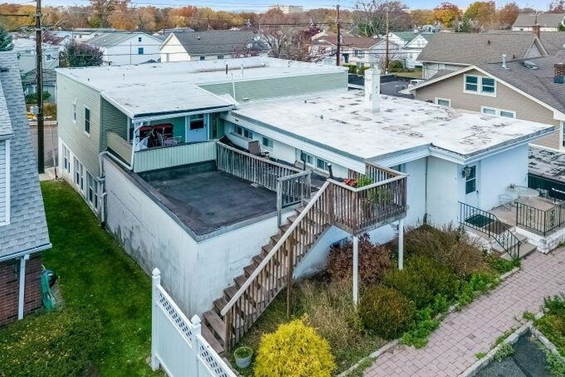 715 Main Street 