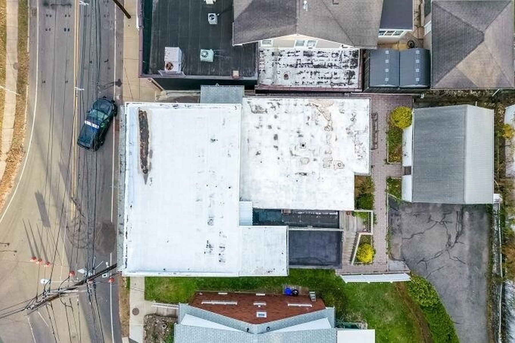 715 Main Street 