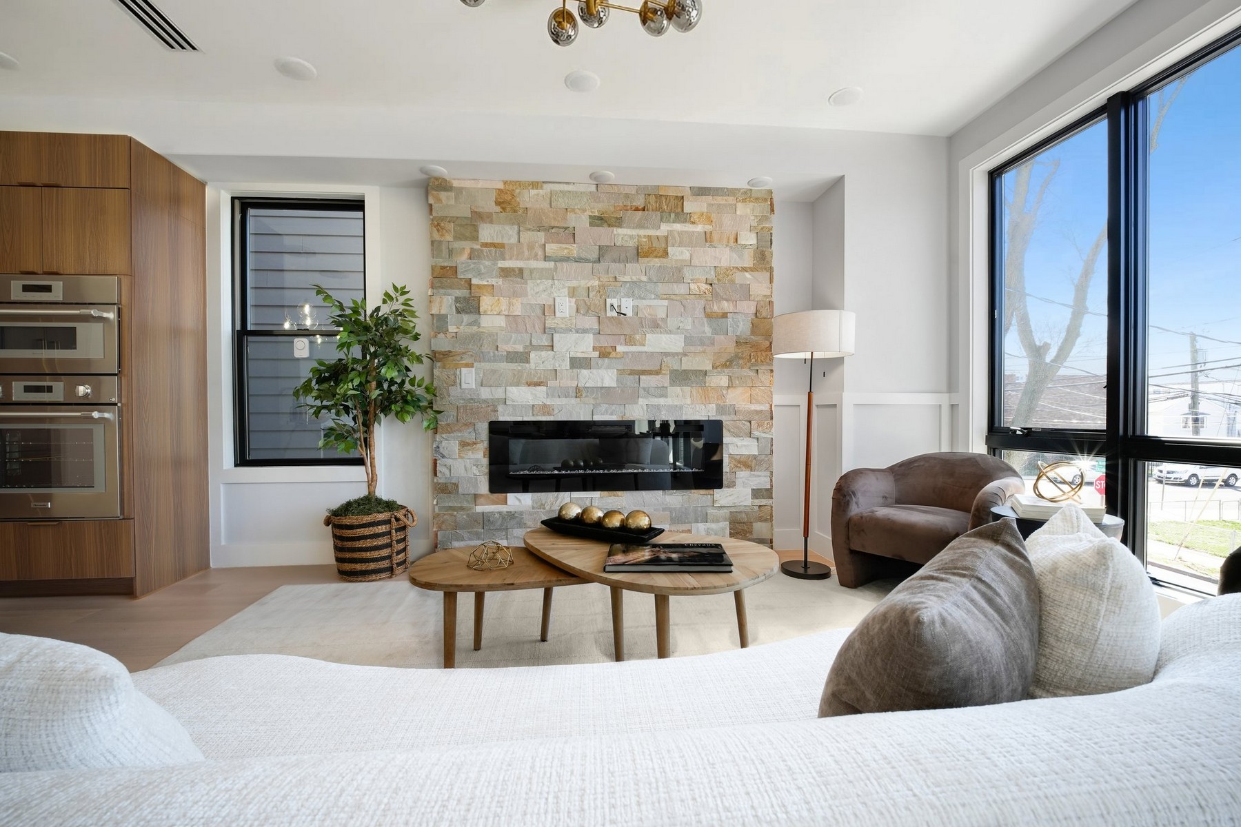 6 Elizabeth St Unit# 2