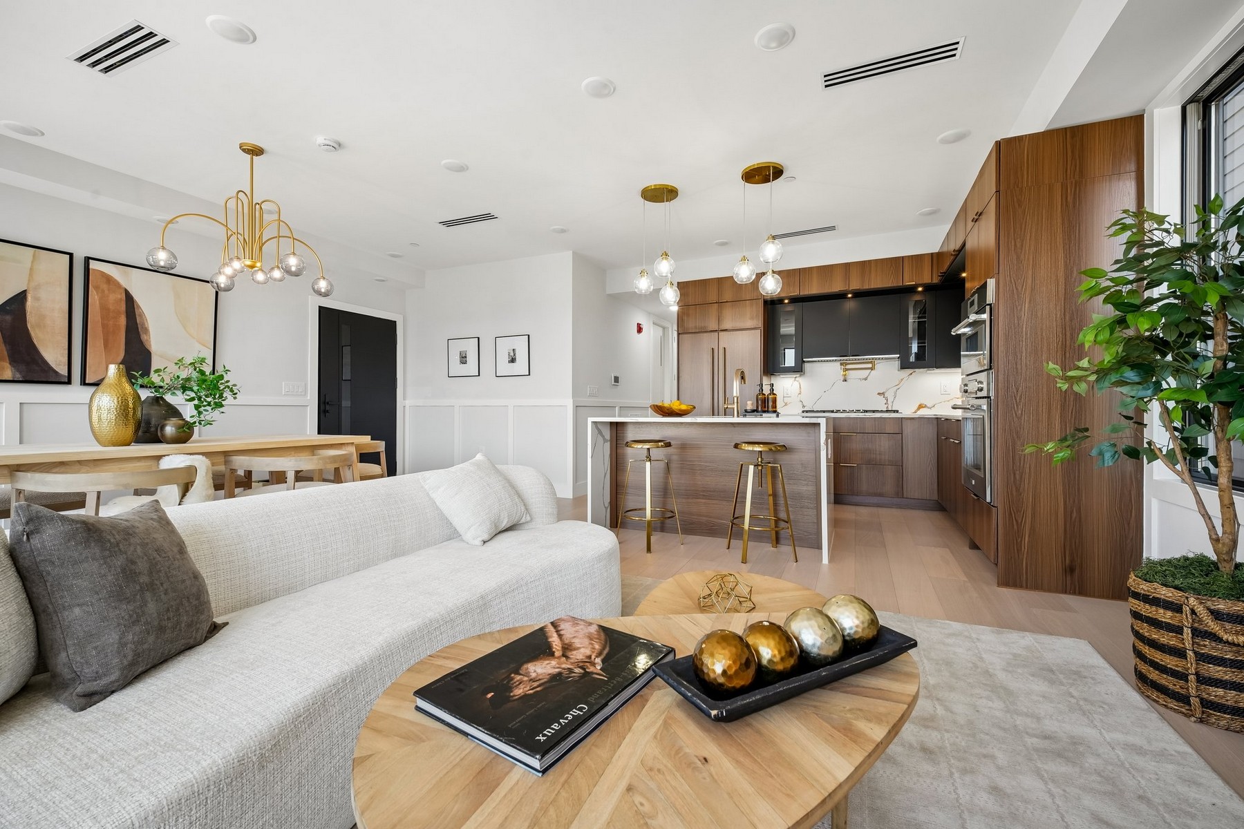 6 Elizabeth St Unit# 2