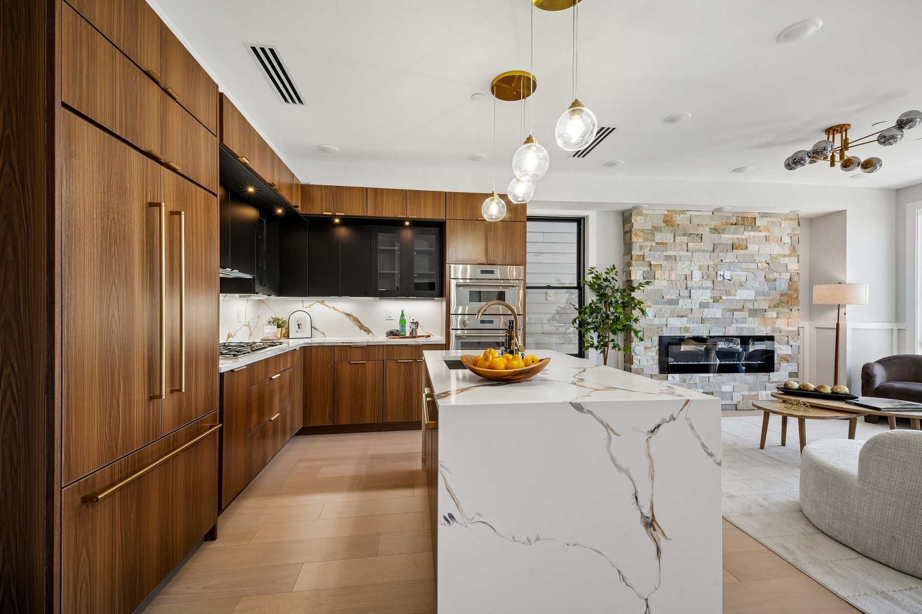 6 Elizabeth St Unit# 2