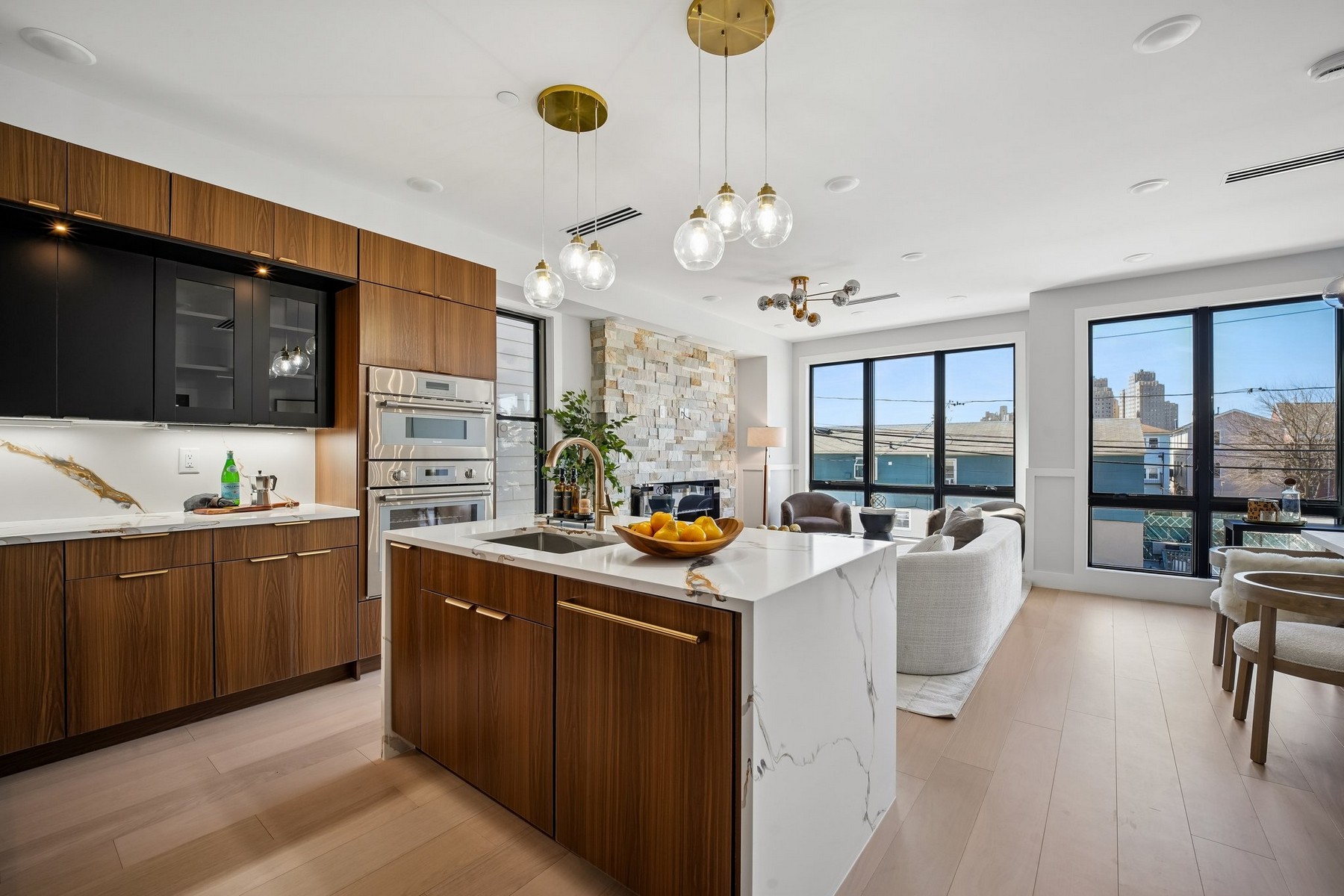 6 Elizabeth St Unit# 2