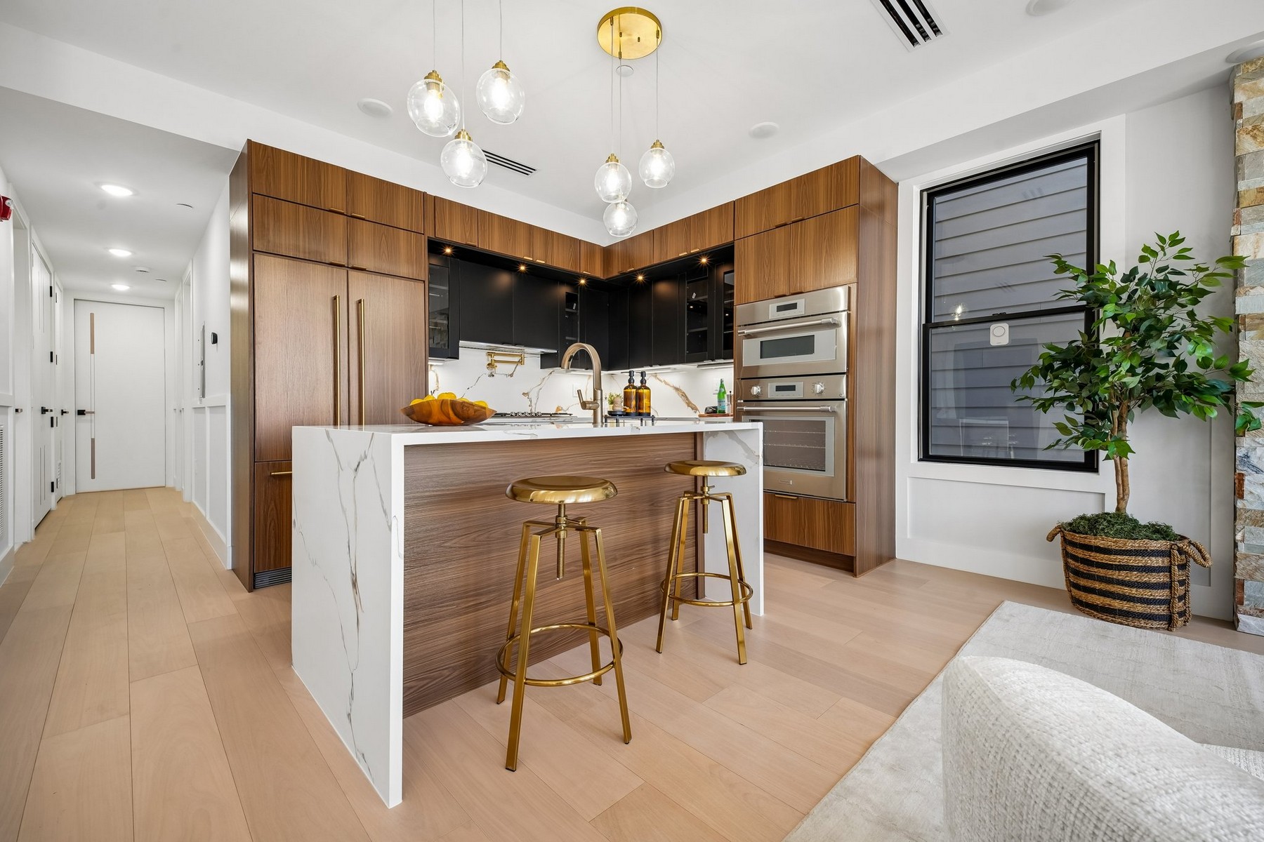 6 Elizabeth St Unit# 2