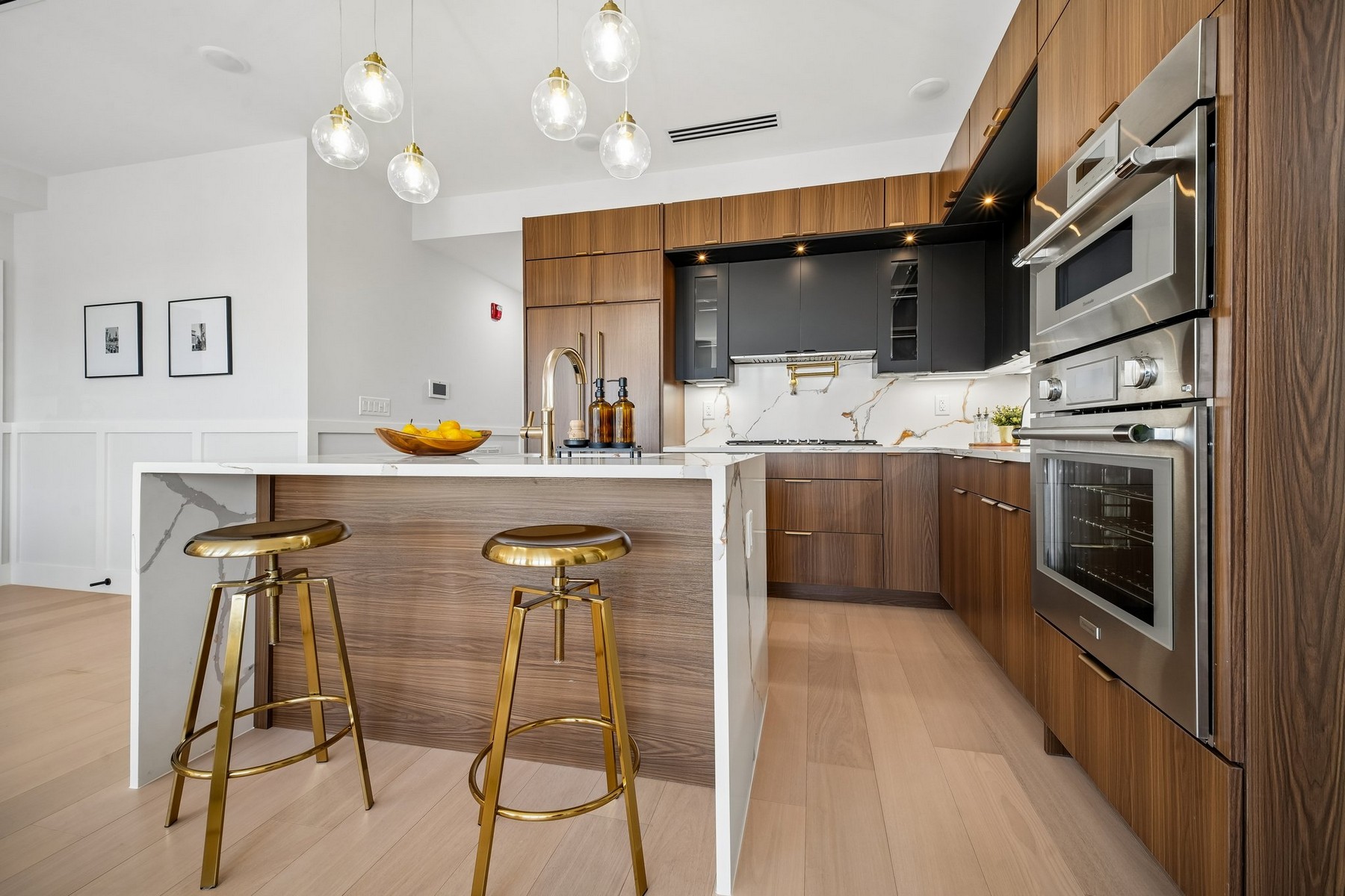 6 Elizabeth St Unit# 2