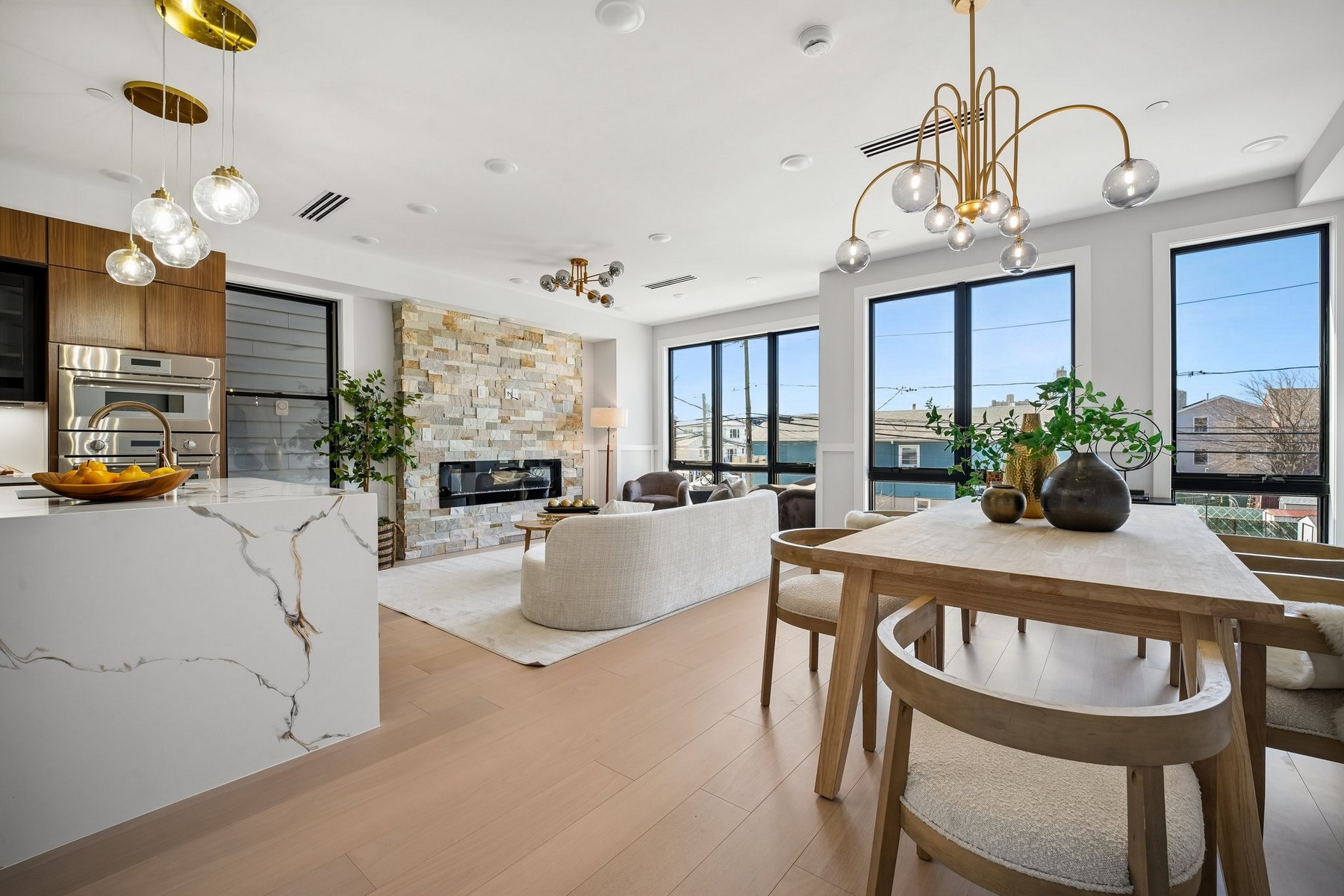 6 Elizabeth St Unit# 2