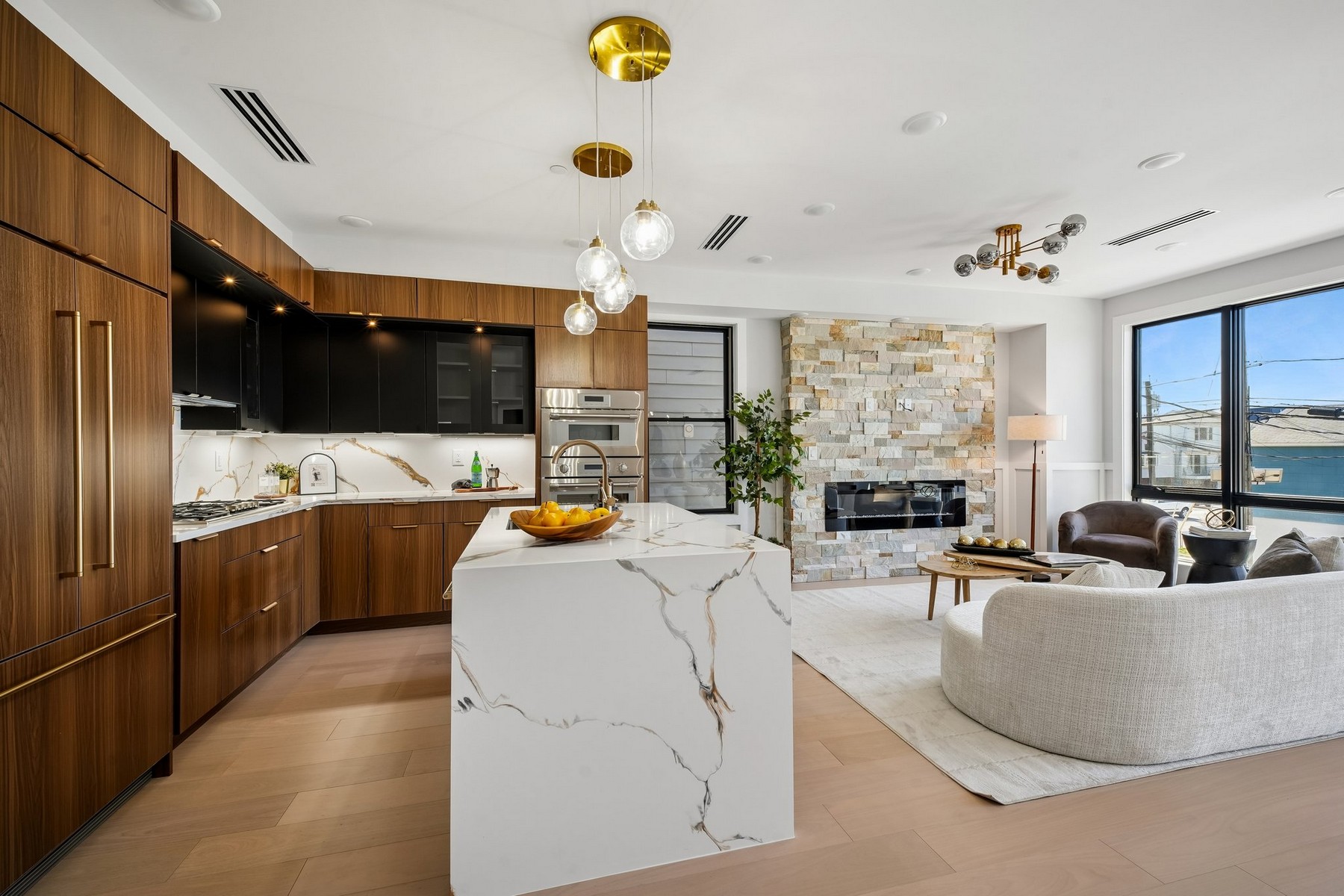 6 Elizabeth St Unit# 2