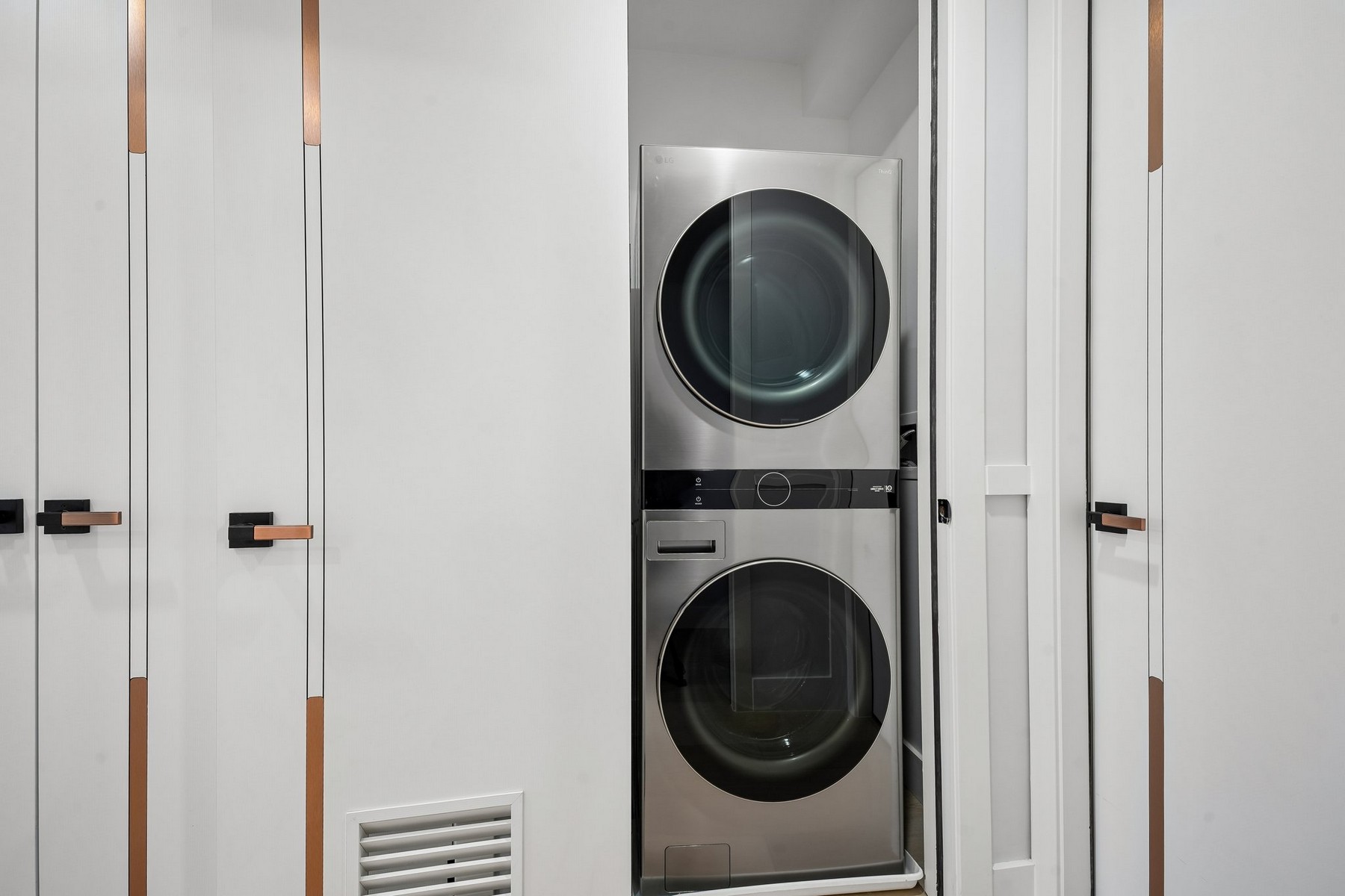 6 Elizabeth St Unit# 2