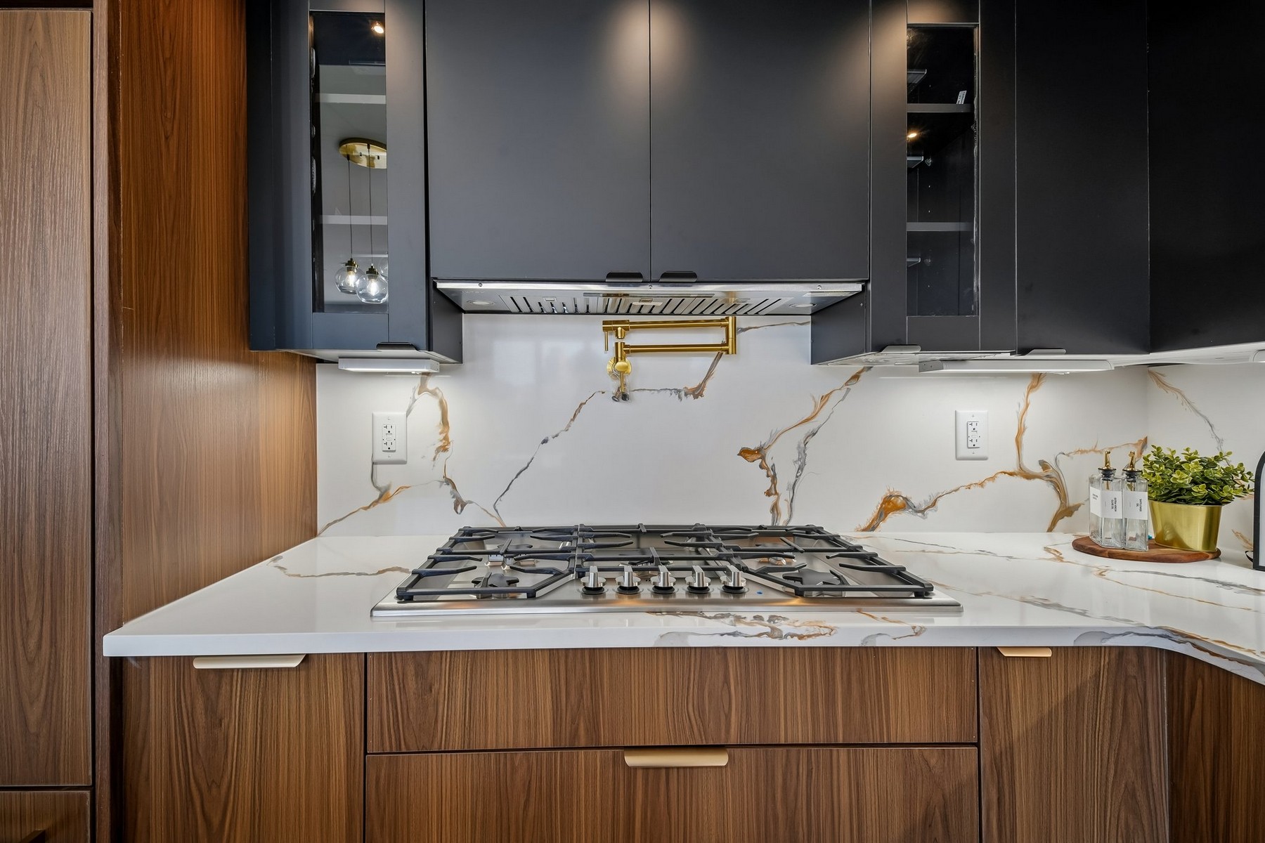 6 Elizabeth St Unit# 2