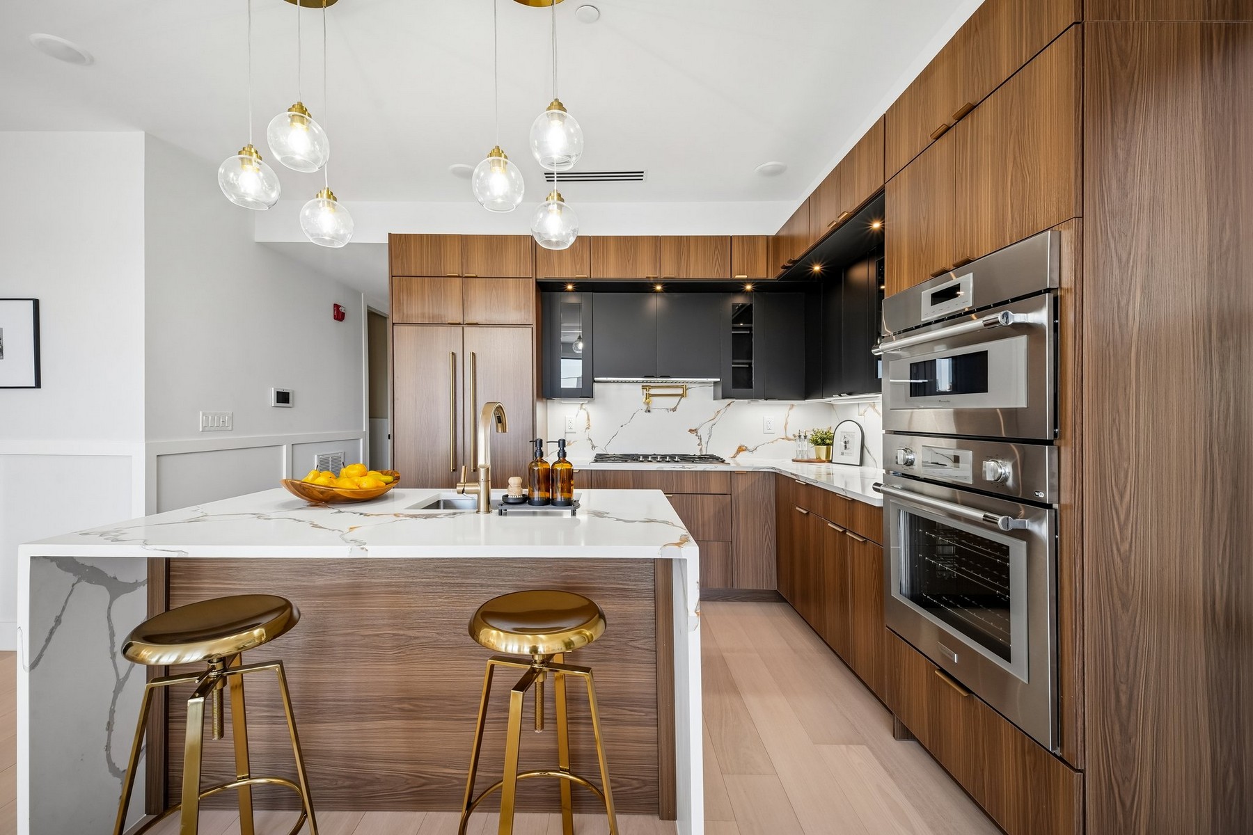 6 Elizabeth St Unit# 2