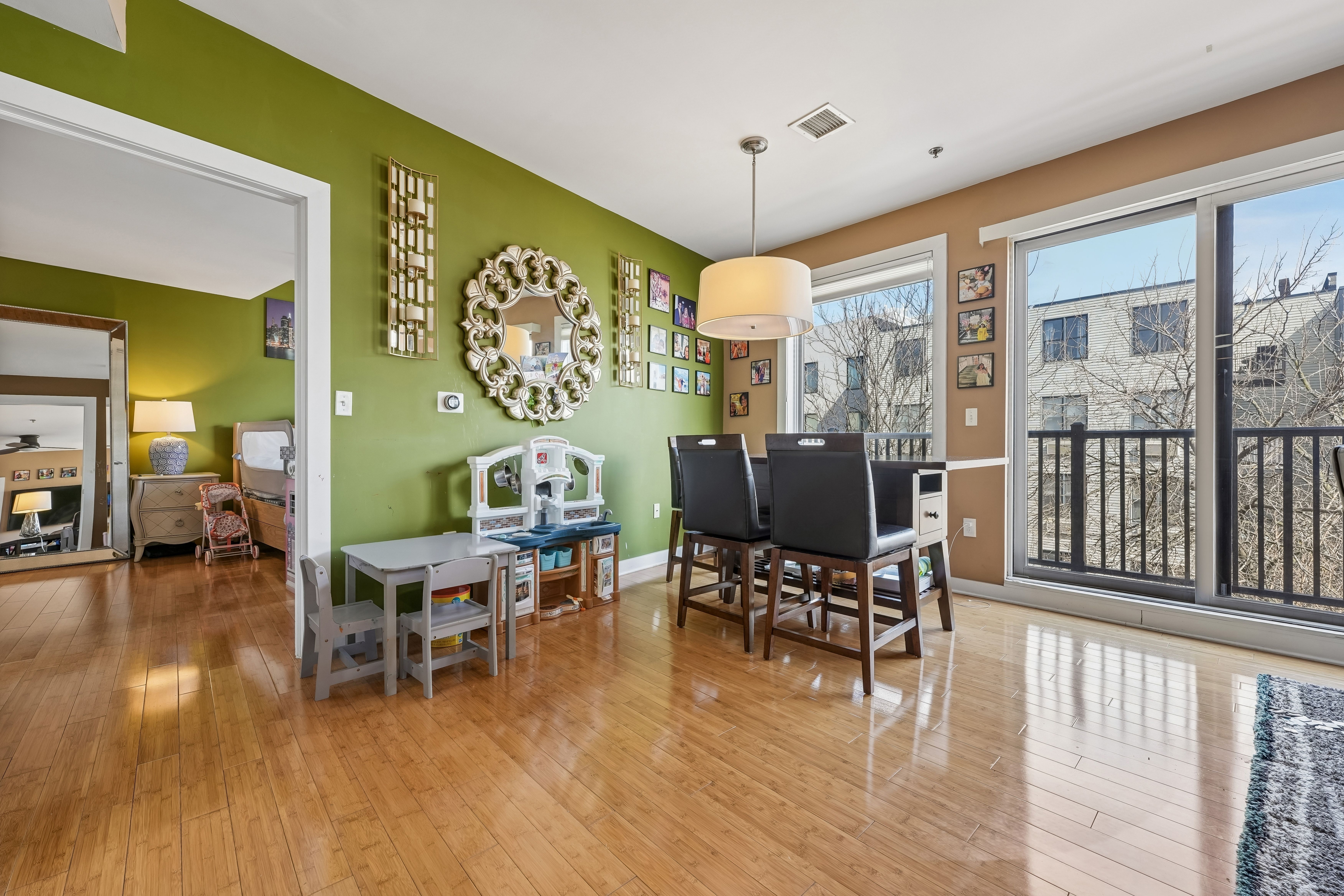 517 Jackson Street 403