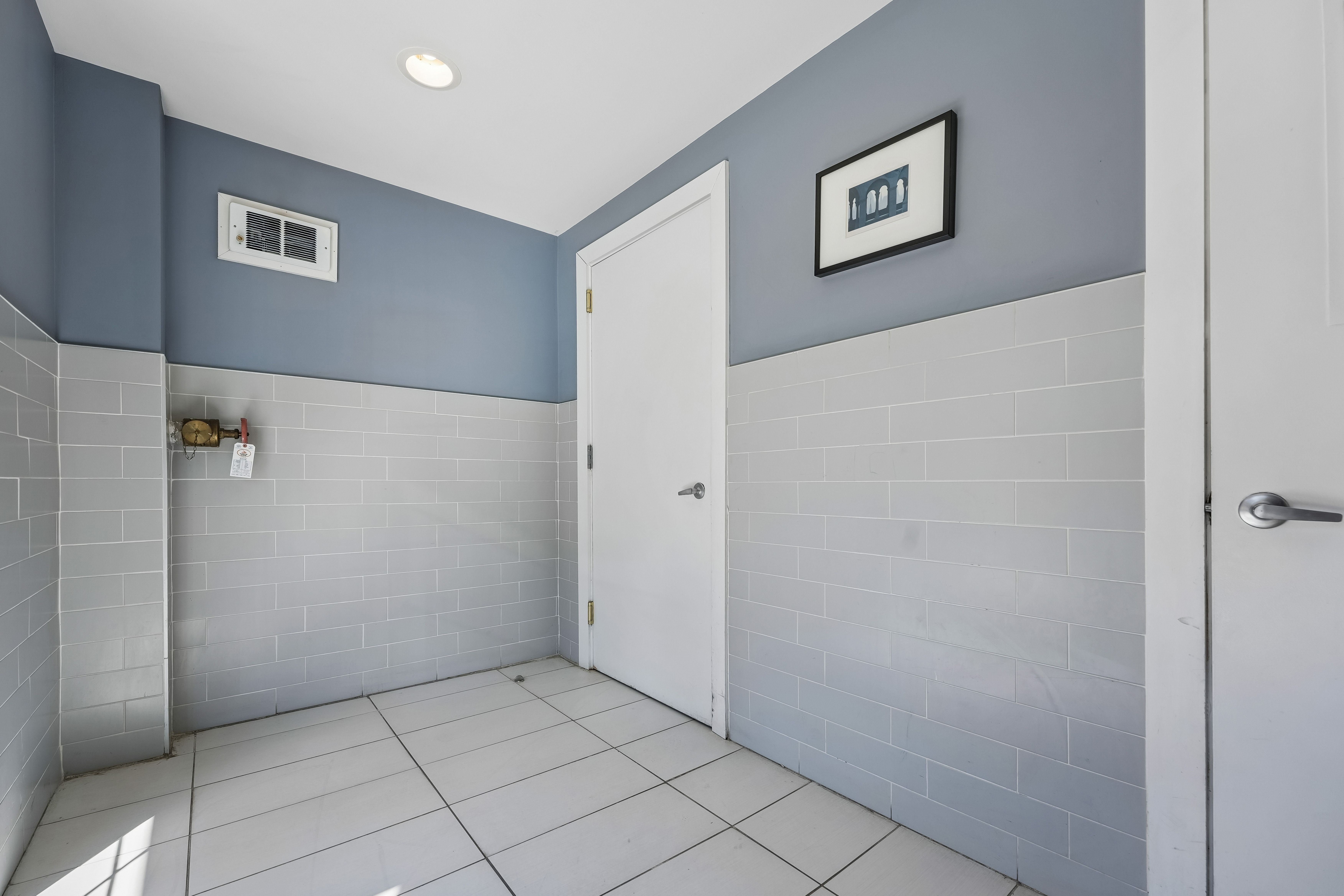 517 Jackson Street 403