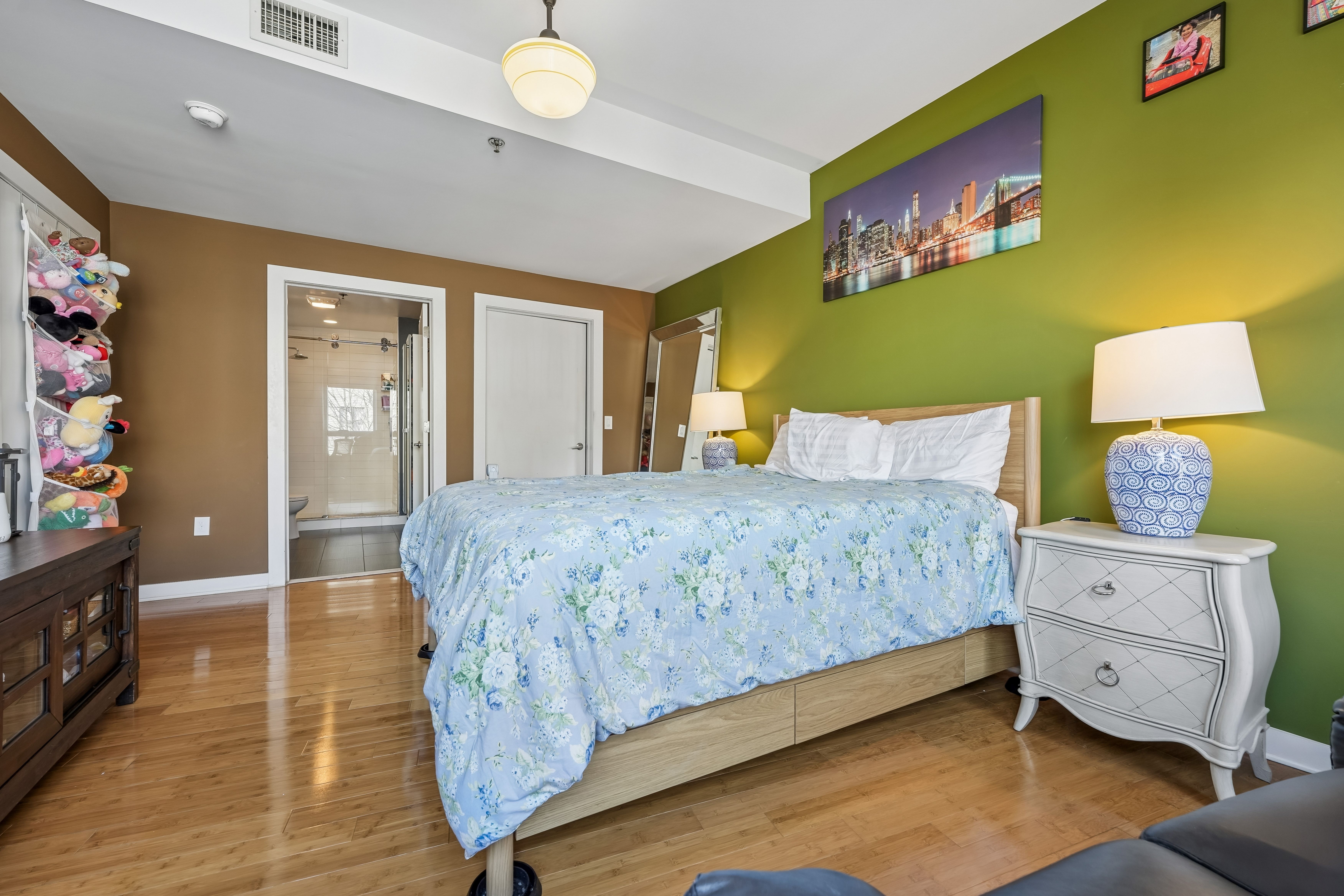 517 Jackson Street 403